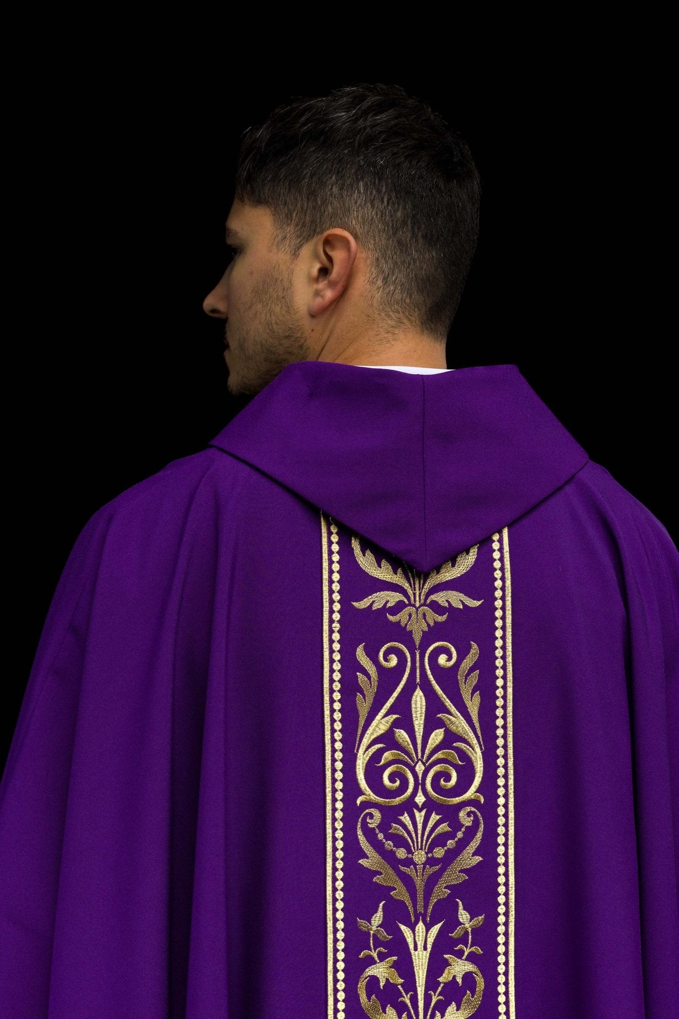 Chasuble liturgique violette ornée d'une ceinture brodée d'or KOR/008/03/01 FIOLET - CHASUBLES.FR