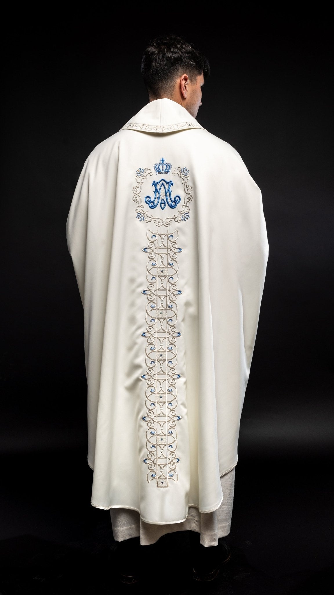 Chasuble mariale décorée de pierres scintillantes LE/7001/05 - CHASUBLES.FR