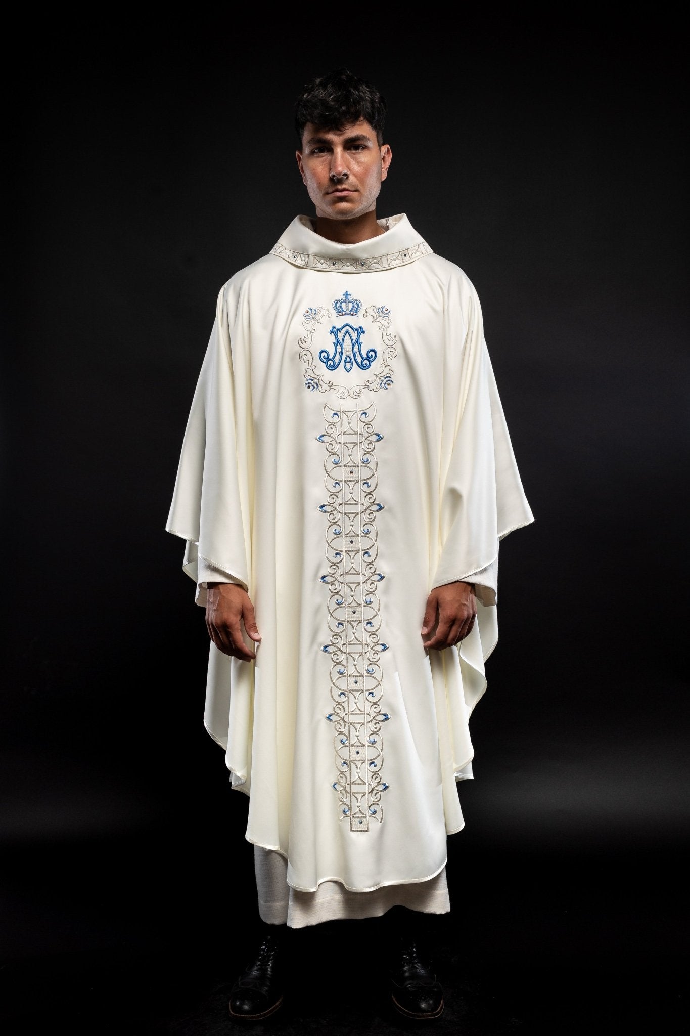 Chasuble mariale décorée de pierres scintillantes LE/7001/05 - CHASUBLES.FR