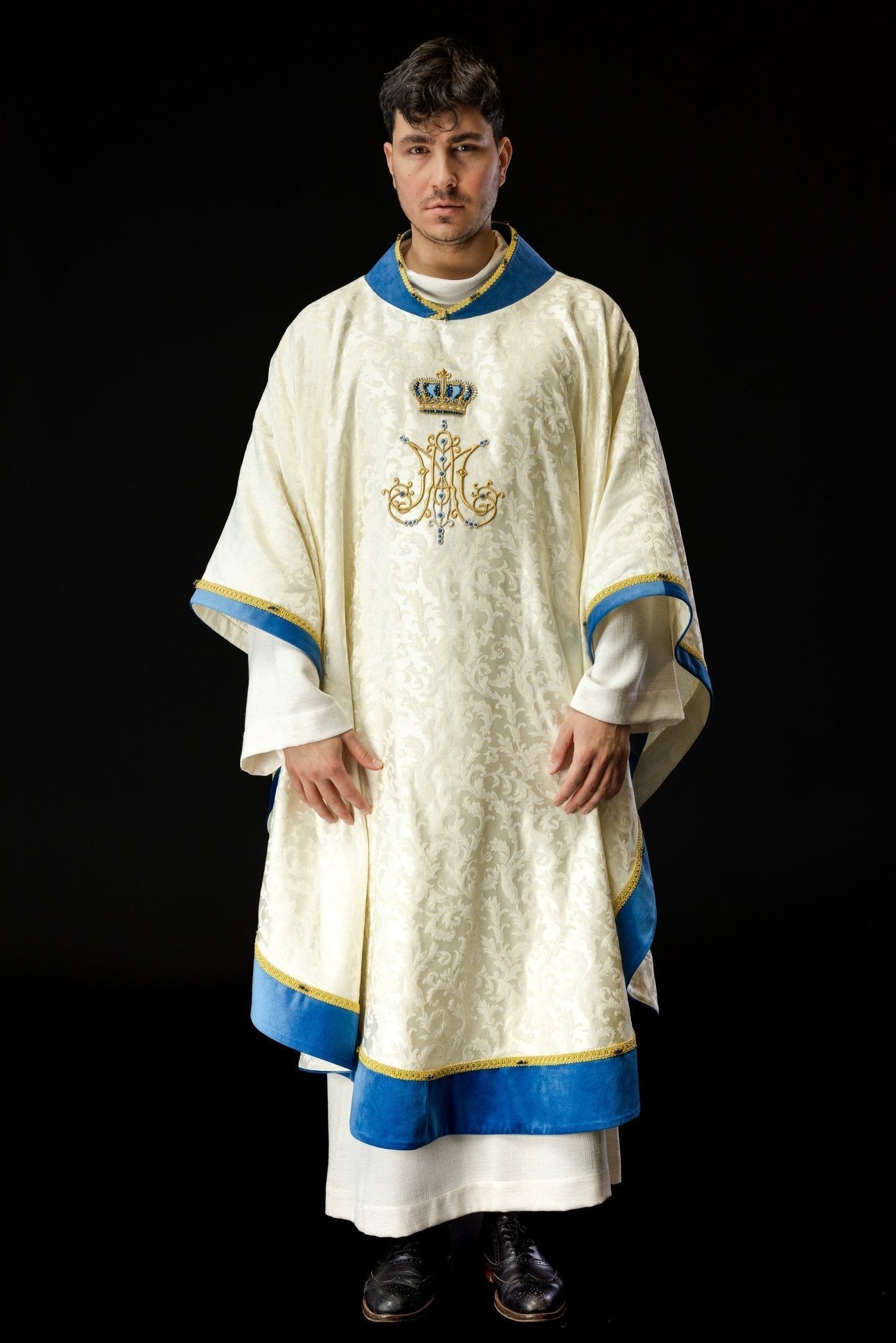 Chasuble mariale faite à la main avec des pierres naturelles Fait à la main 7006 HM/7006/05/88 - CHASUBLES.FR