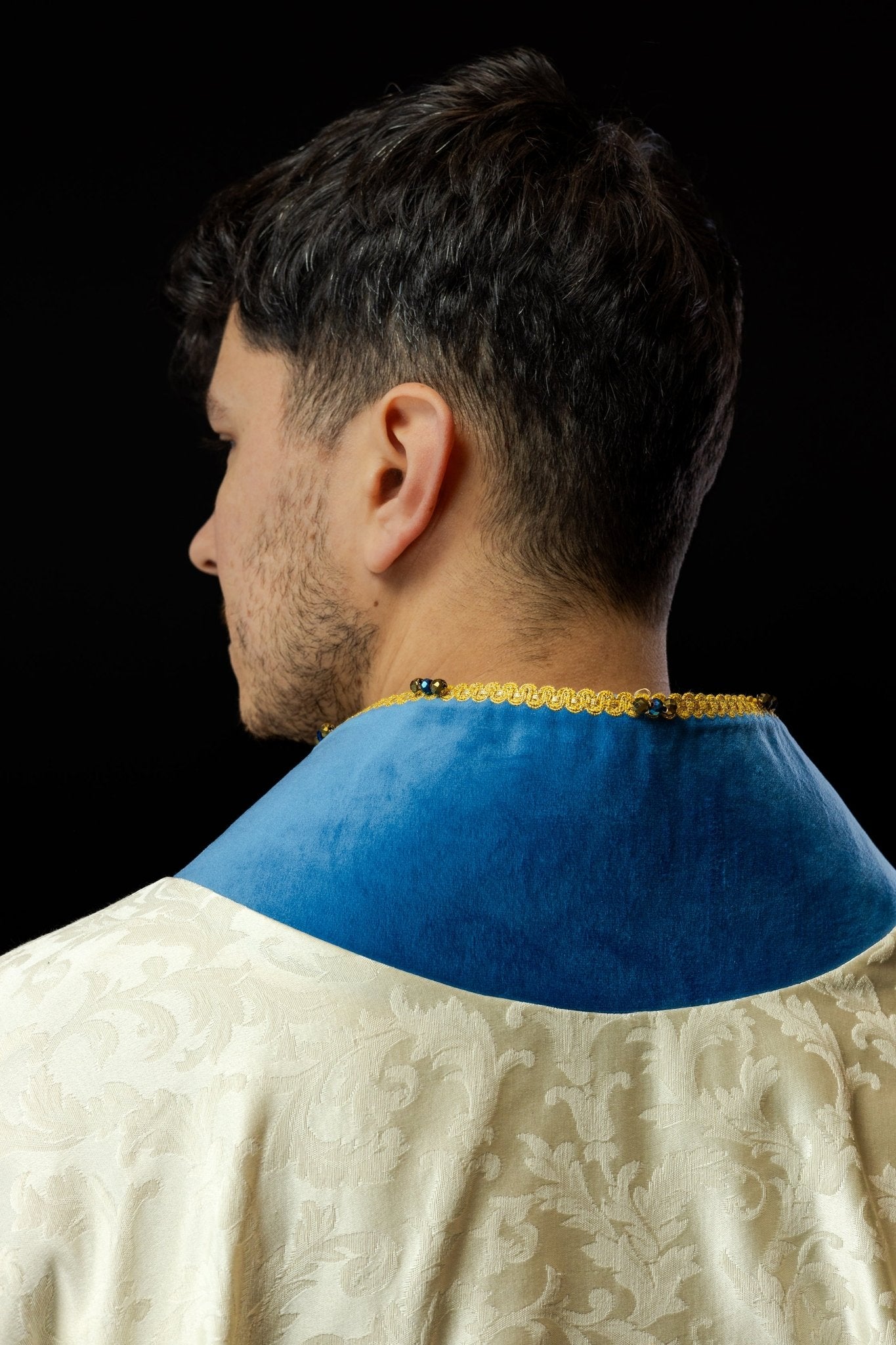 Chasuble mariale faite à la main avec des pierres naturelles Fait à la main 7006 HM/7006/05/88 - CHASUBLES.FR