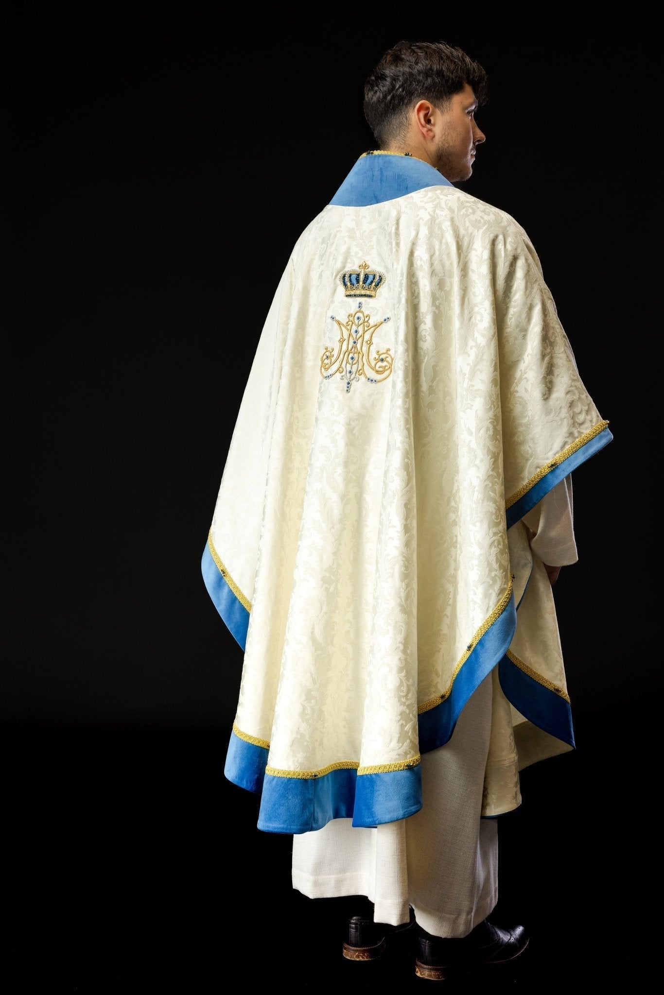 Chasuble mariale faite à la main avec des pierres naturelles Fait à la main 7006 HM/7006/05/88 - CHASUBLES.FR
