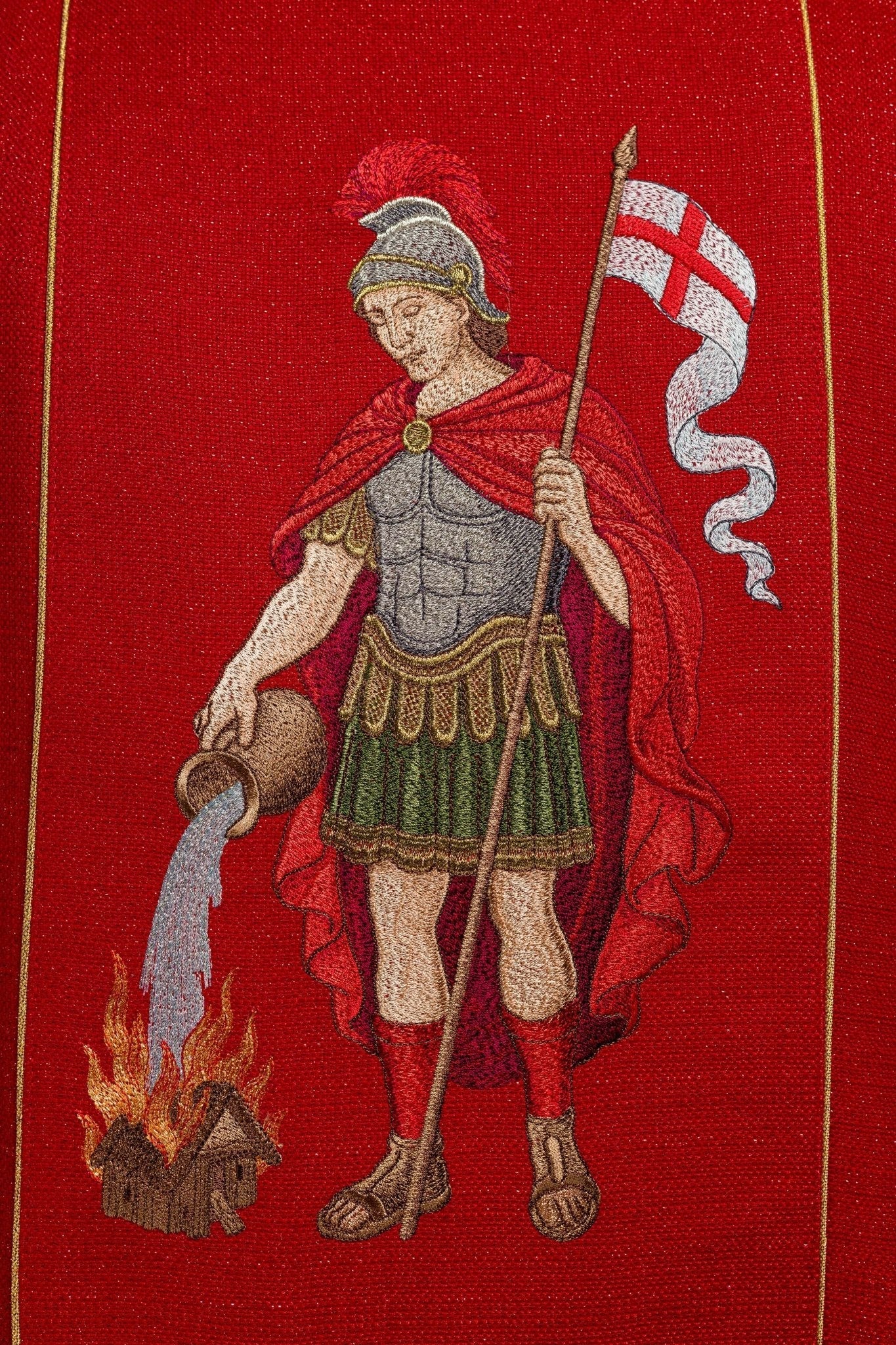 Chasuble richement brodée avec l’image de Saint Florian KOW2/037/02/71 - CHASUBLES.FR