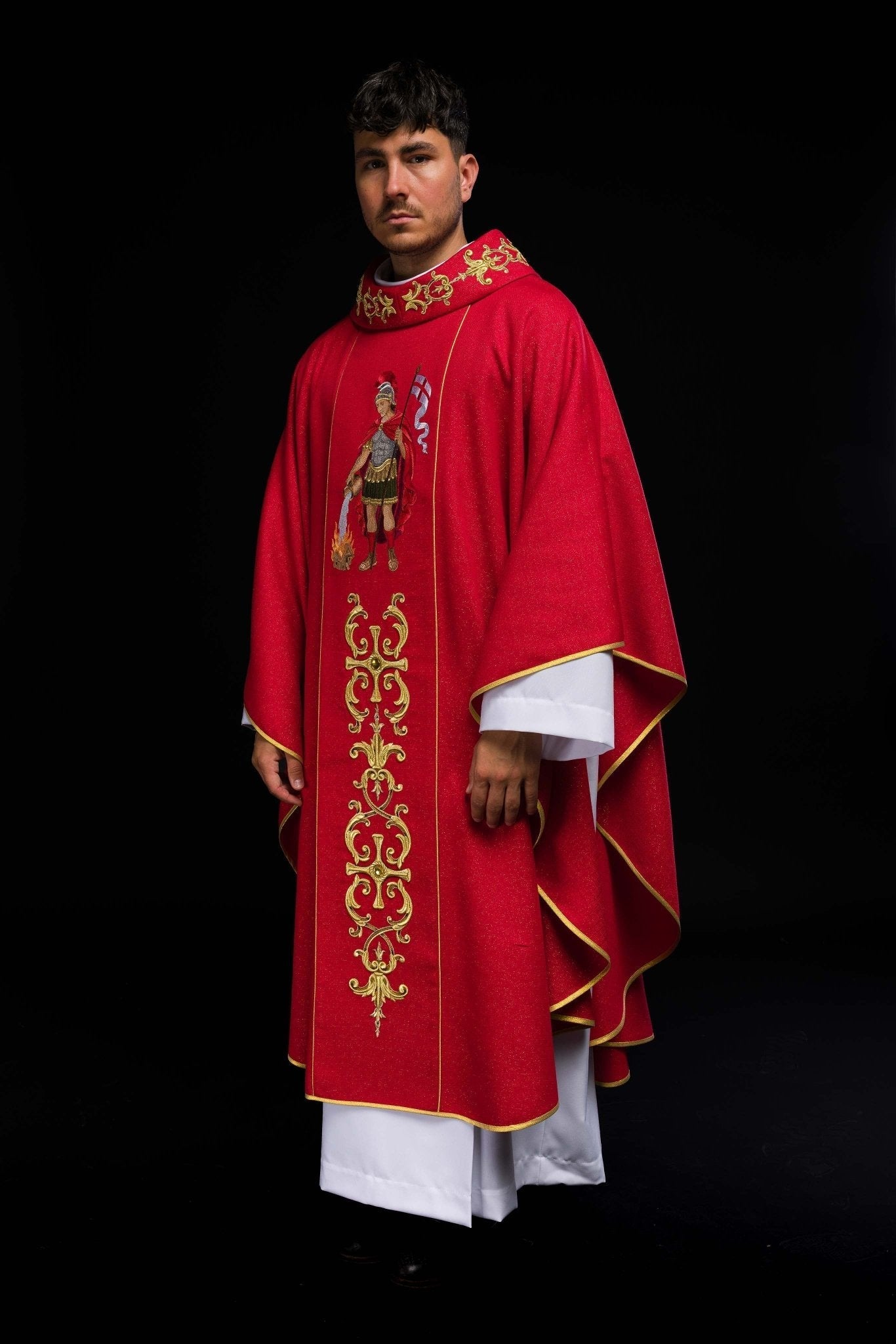 Chasuble richement brodée avec l’image de Saint Florian KOW2/037/02/71 - CHASUBLES.FR