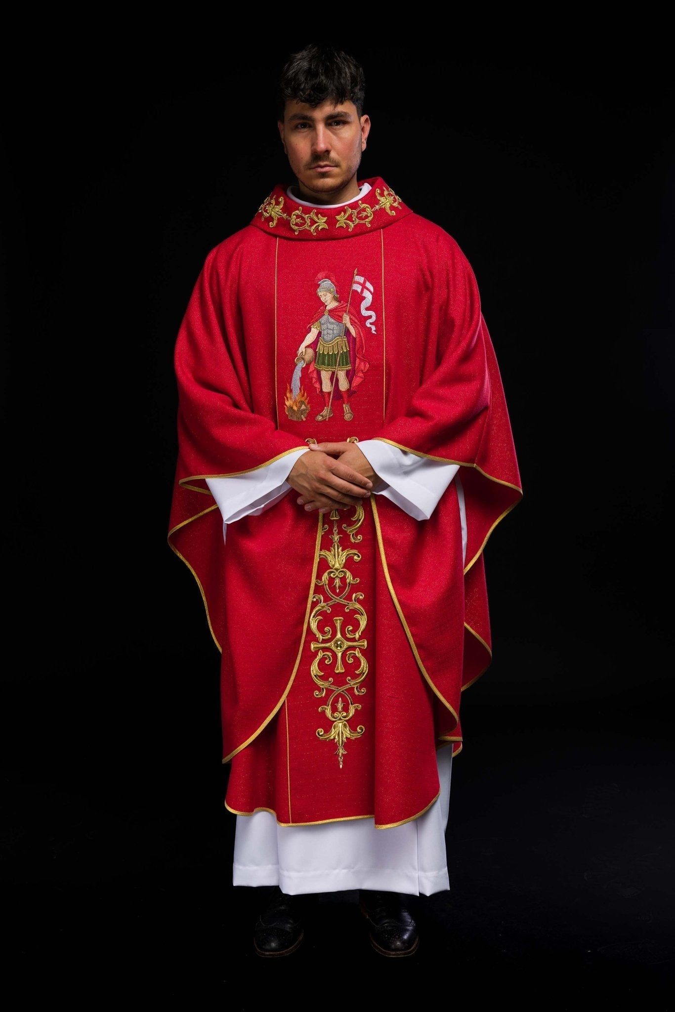 Chasuble richement brodée avec l’image de Saint Florian KOW2/037/02/71 - CHASUBLES.FR