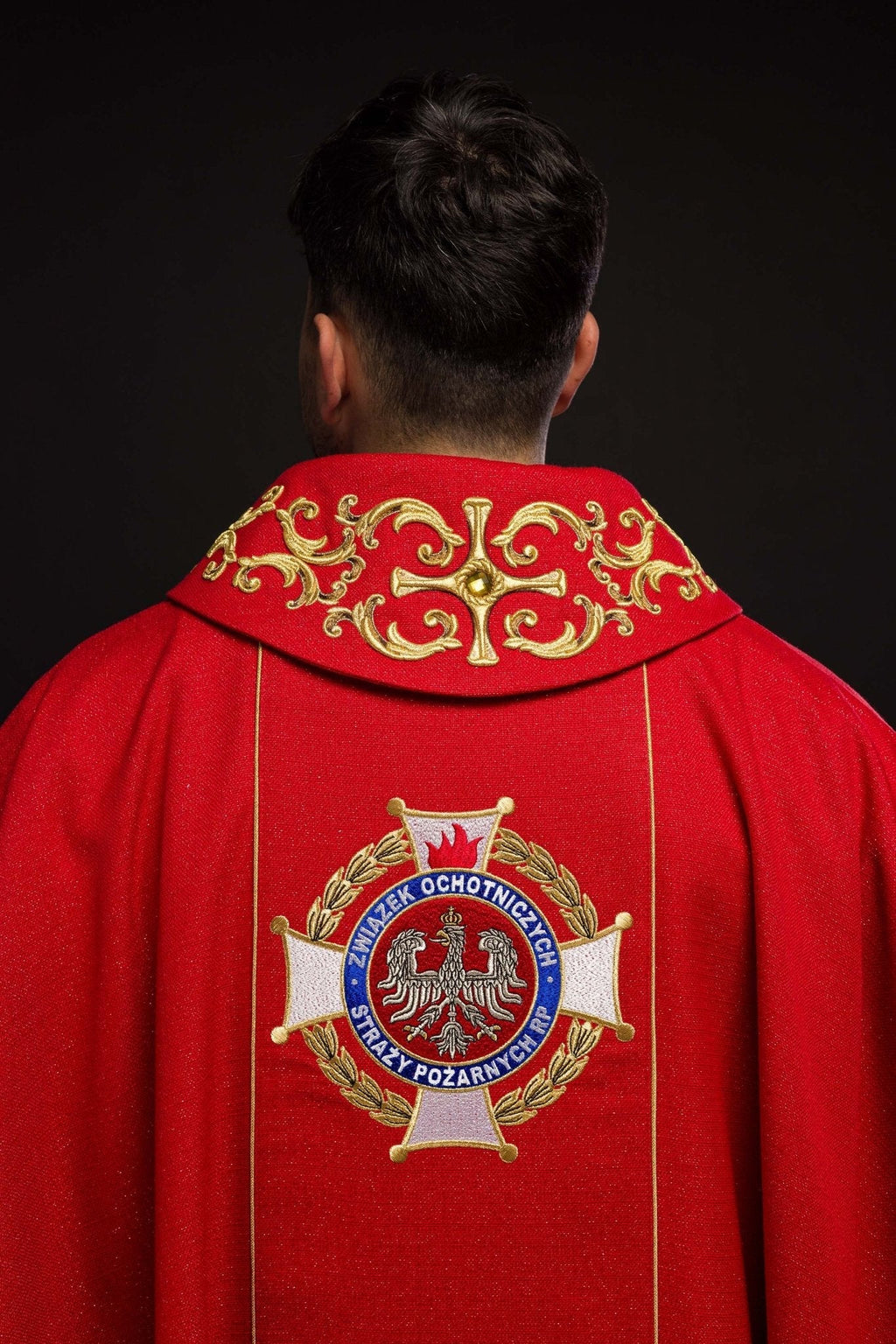 Chasuble richement brodée avec l’image de Saint Florian KOW2/037/02/71 - CHASUBLES.FR