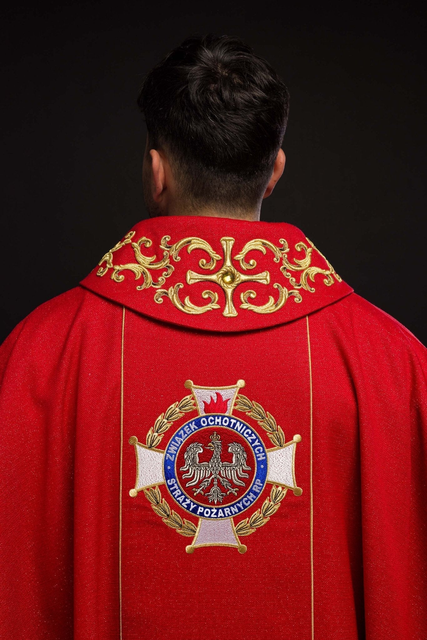 Chasuble richement brodée avec l’image de Saint Florian KOW2/037/02/71 - CHASUBLES.FR
