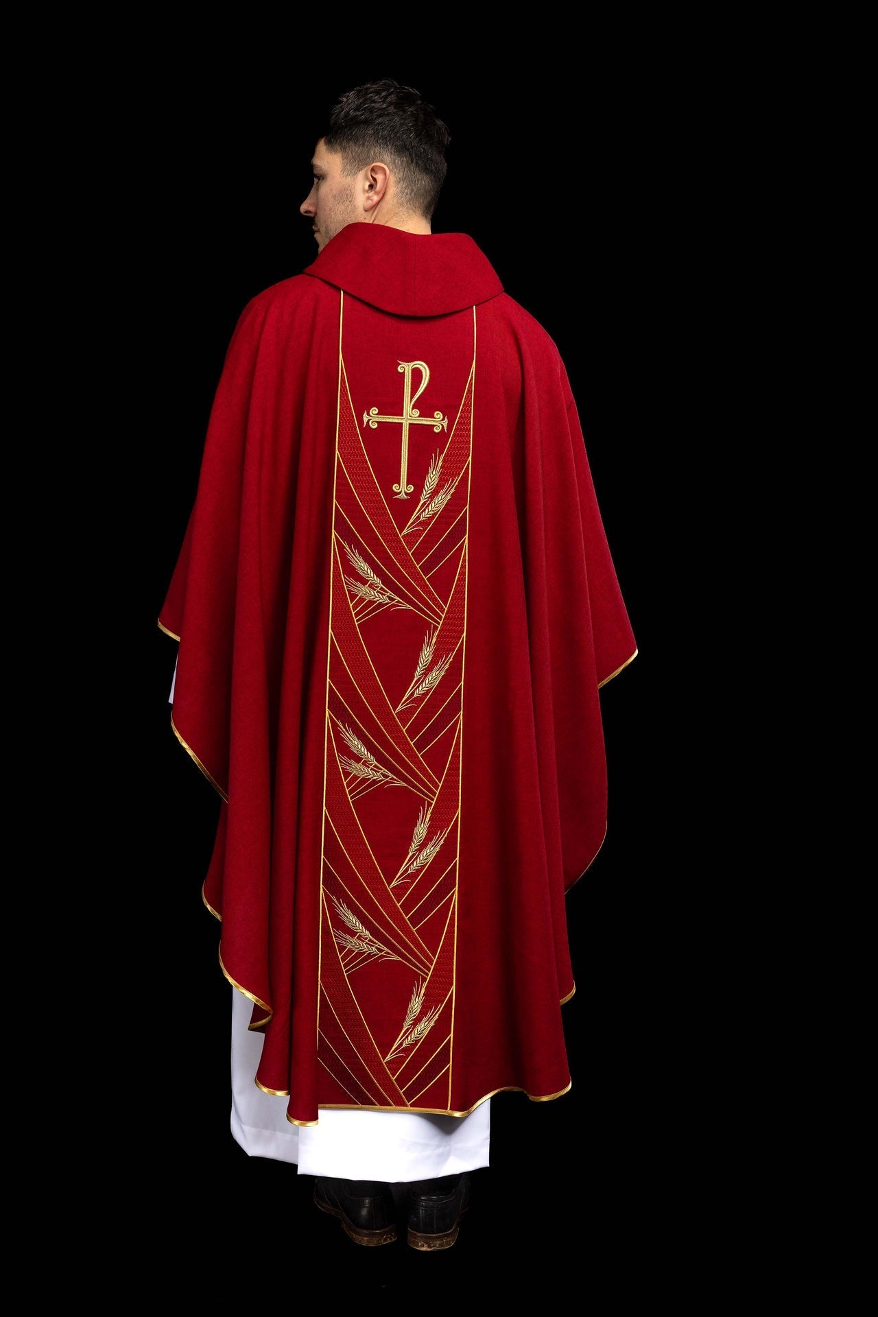 Chasuble rouge avec bande brodée Pax LE/7050/02 - CHASUBLES.FR