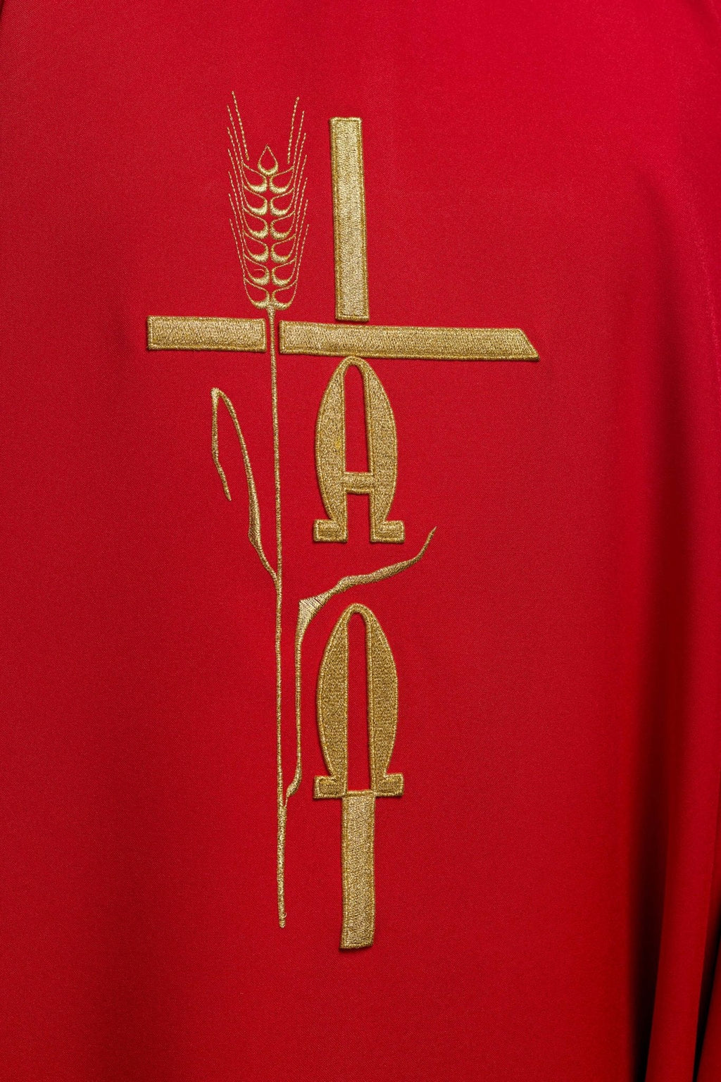 Chasuble rouge avec broderie Alpha Omega KOR/013/02/12 CZERWONY - CHASUBLES.FR
