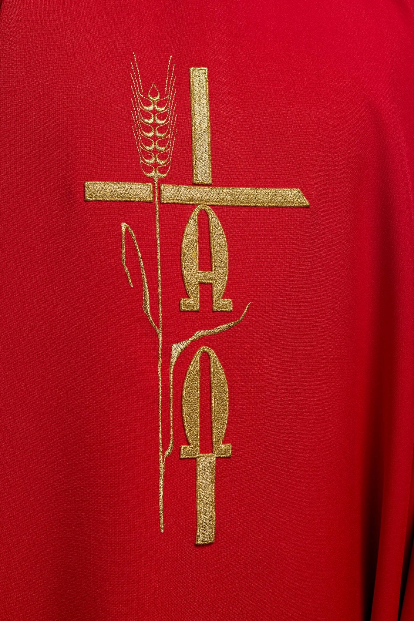 Chasuble rouge avec broderie Alpha Omega KOR/013/02/12 CZERWONY - CHASUBLES.FR