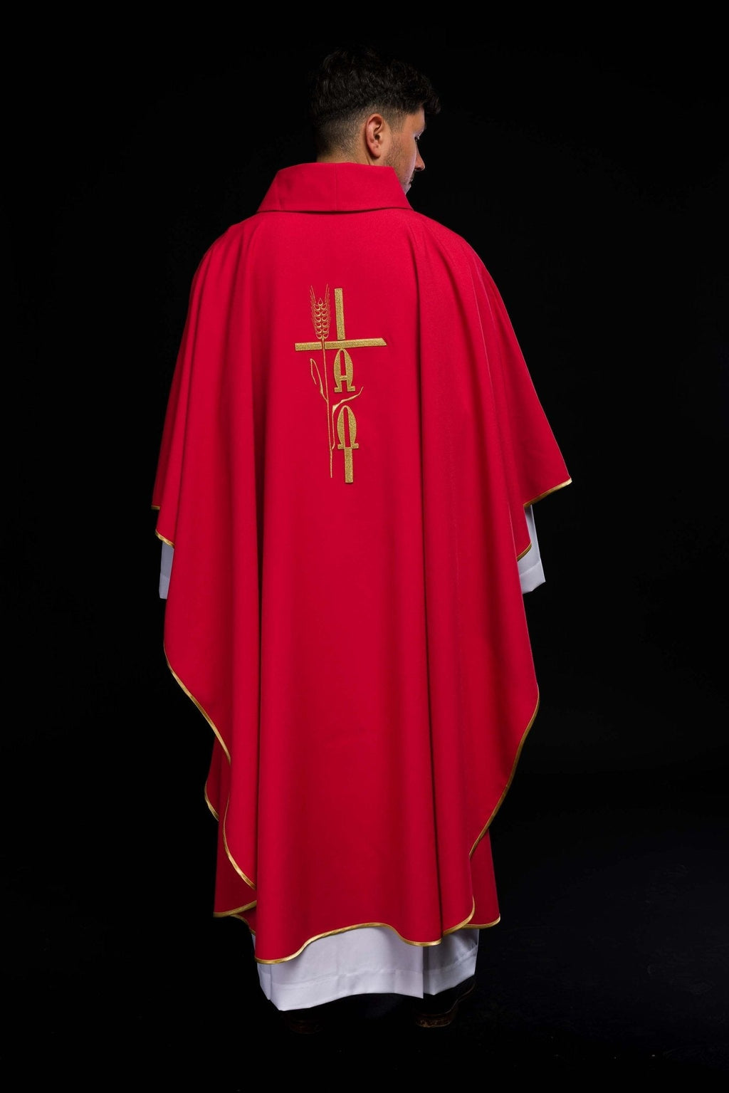 Chasuble rouge avec broderie Alpha Omega KOR/013/02/12 CZERWONY - CHASUBLES.FR