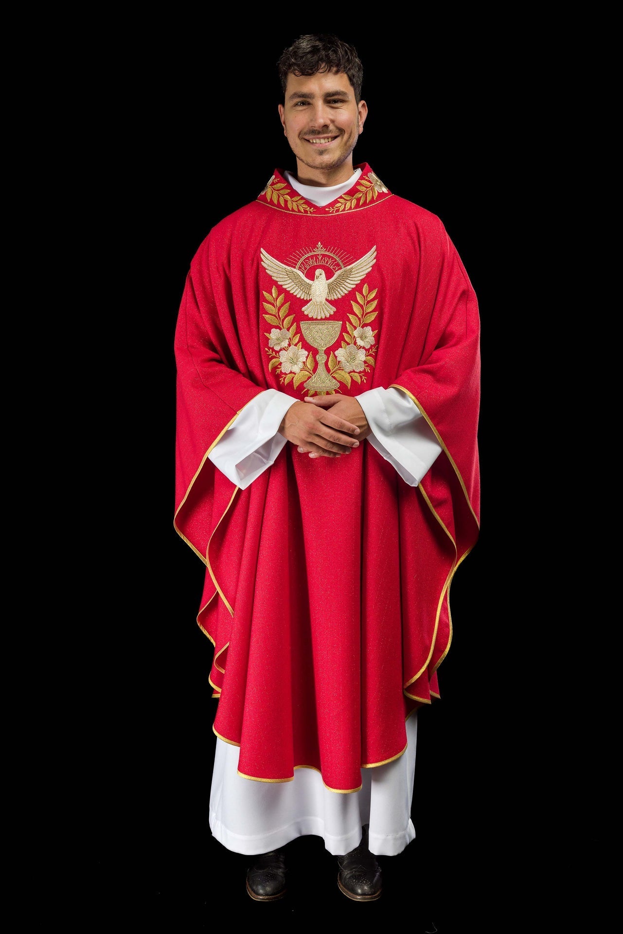 Chasuble rouge avec col brodé et symbole du Saint - Esprit LE/7046/02 - CHASUBLES.FR