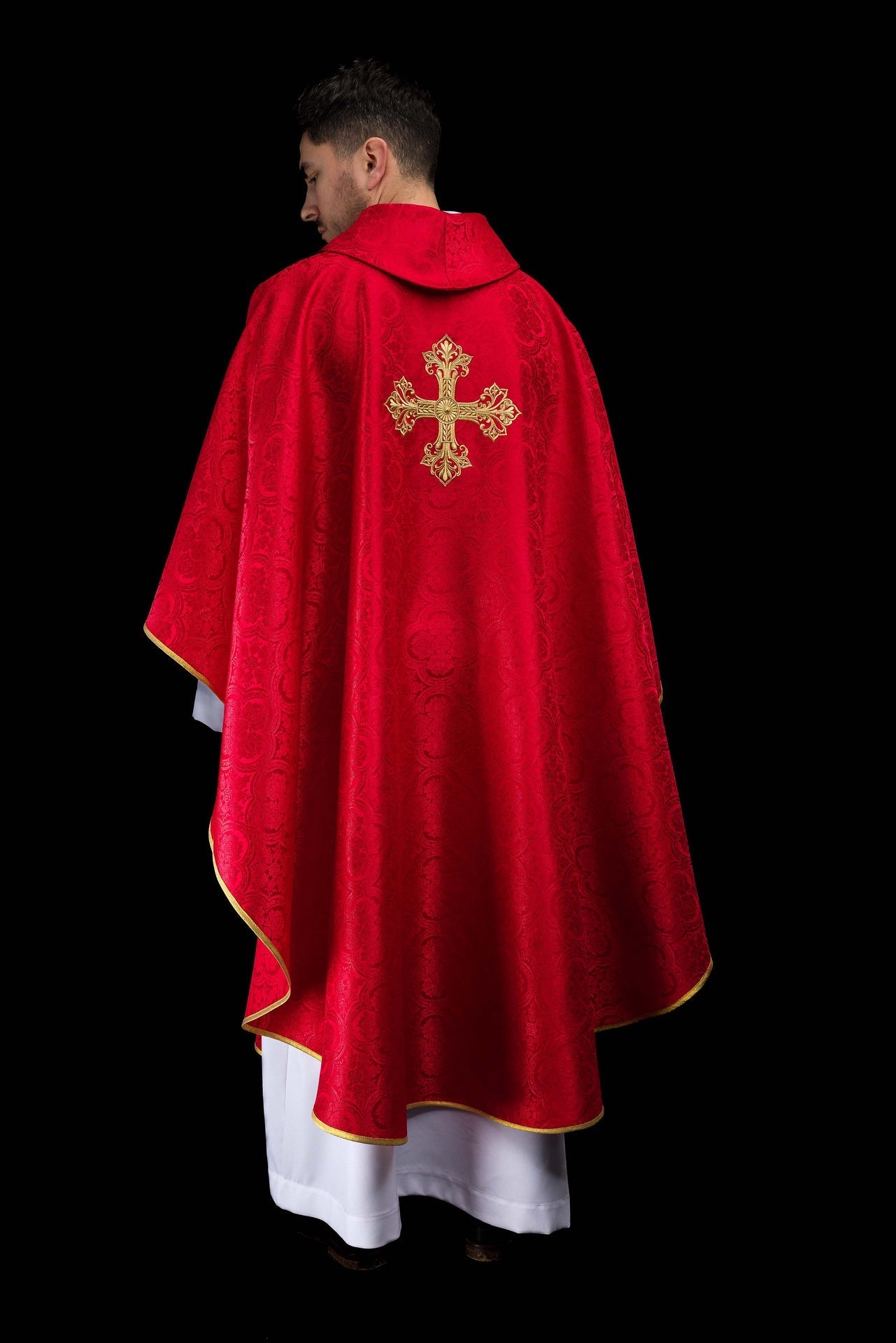 Chasuble rouge avec croix tissu jacquard KOR/403/02/11 - CHASUBLES.FR
