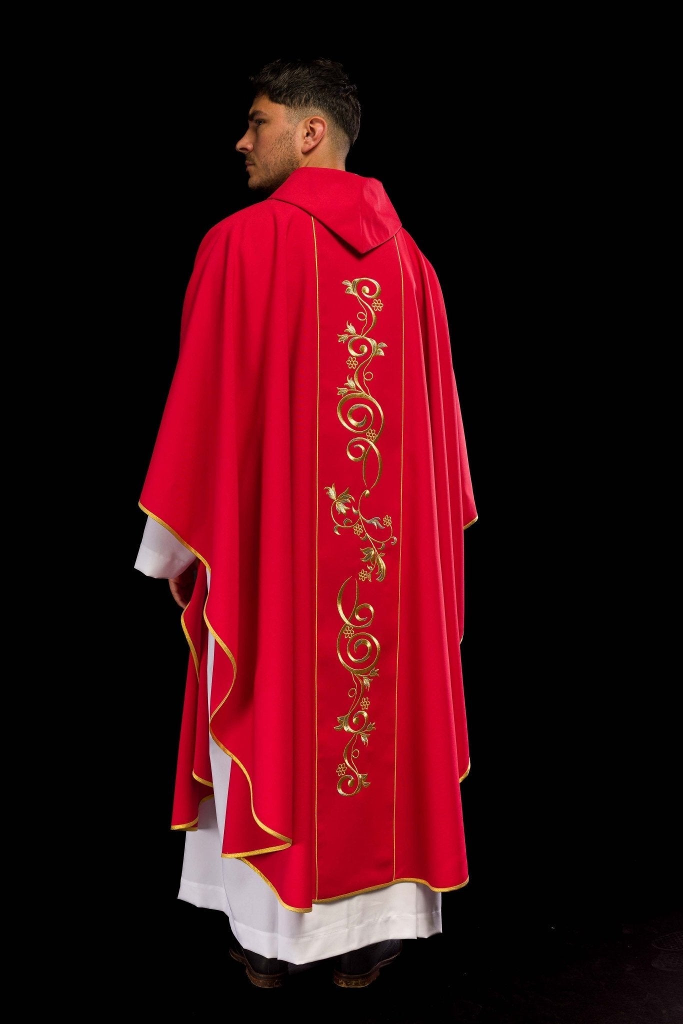 Chasuble rouge brodée de l'IHS KOR/031/02/01 CZERWONY - CHASUBLES.FR