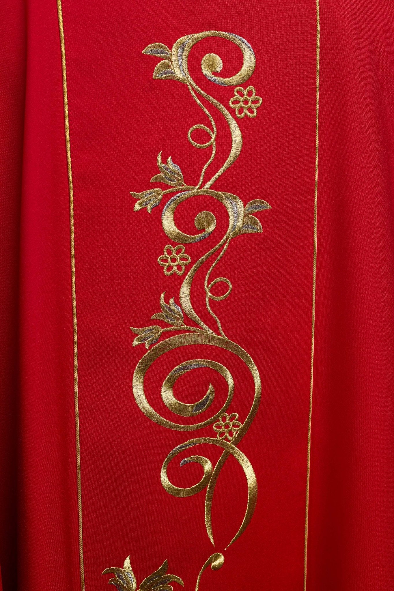 Chasuble rouge brodée de l'IHS KOR/031/02/01 CZERWONY - CHASUBLES.FR