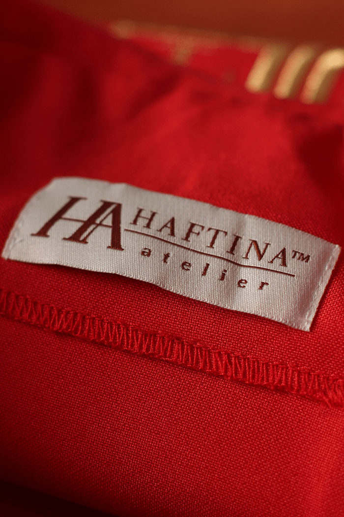 Chasuble rouge brodée d'un motif de croix KOR/002/02/12 CZERWONY - CHASUBLES.FR