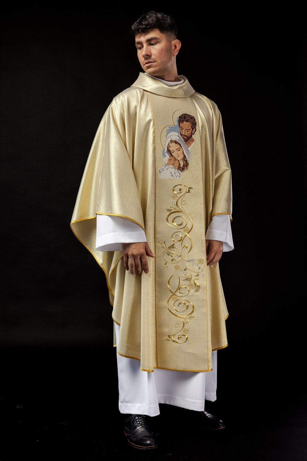 Chasuble scintillante à l'effigie de la Sainte Famille KOR/196/10/37 ZŁOTY - CHASUBLES.FR