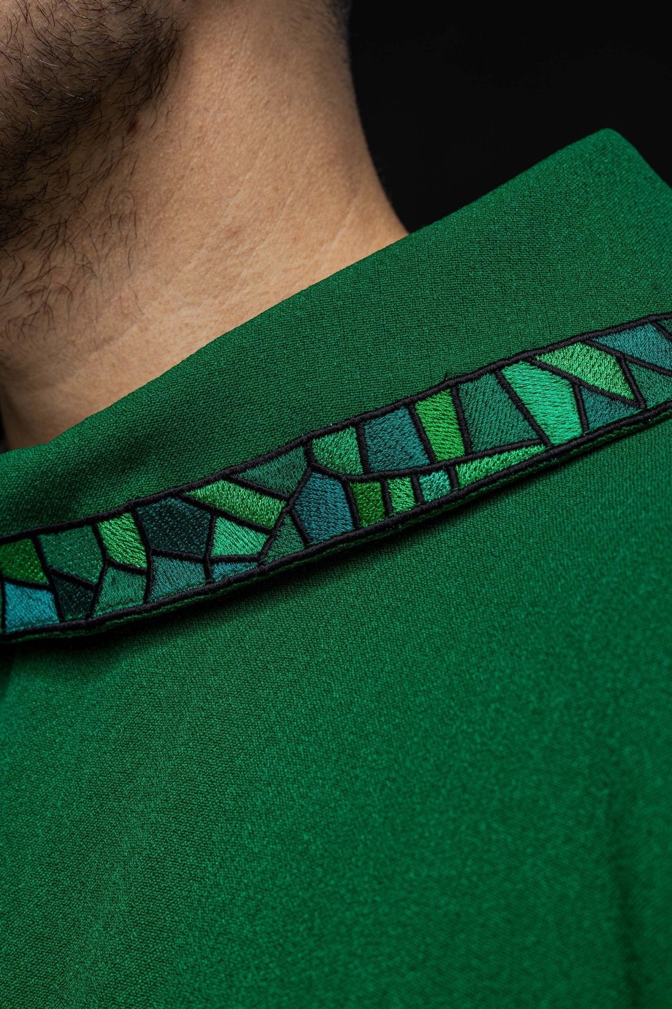 Chasuble vert avec croix en mosaïque KOR/257/01/62 - CHASUBLES.FR