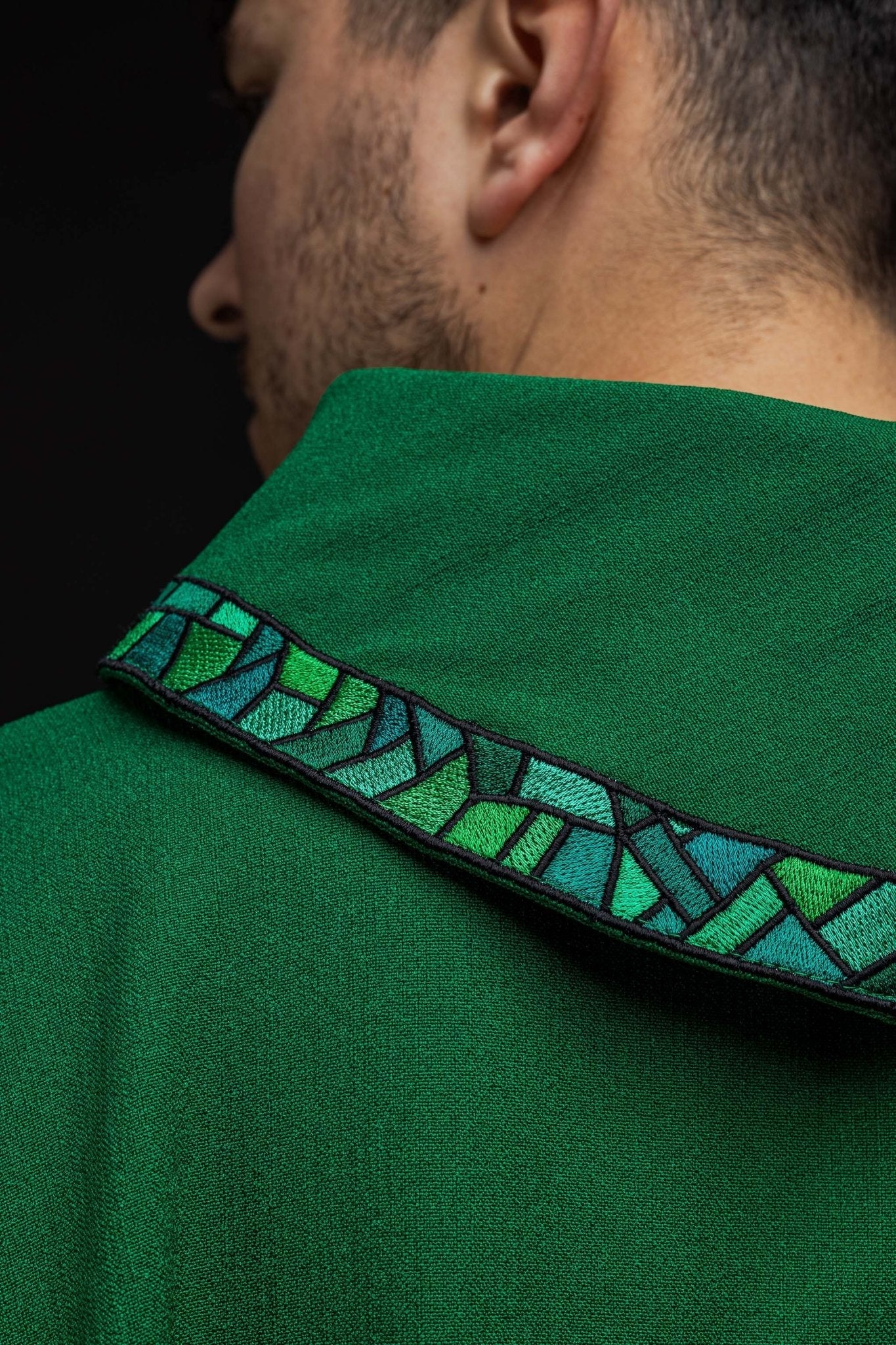 Chasuble vert avec croix en mosaïque KOR/257/01/62 - CHASUBLES.FR