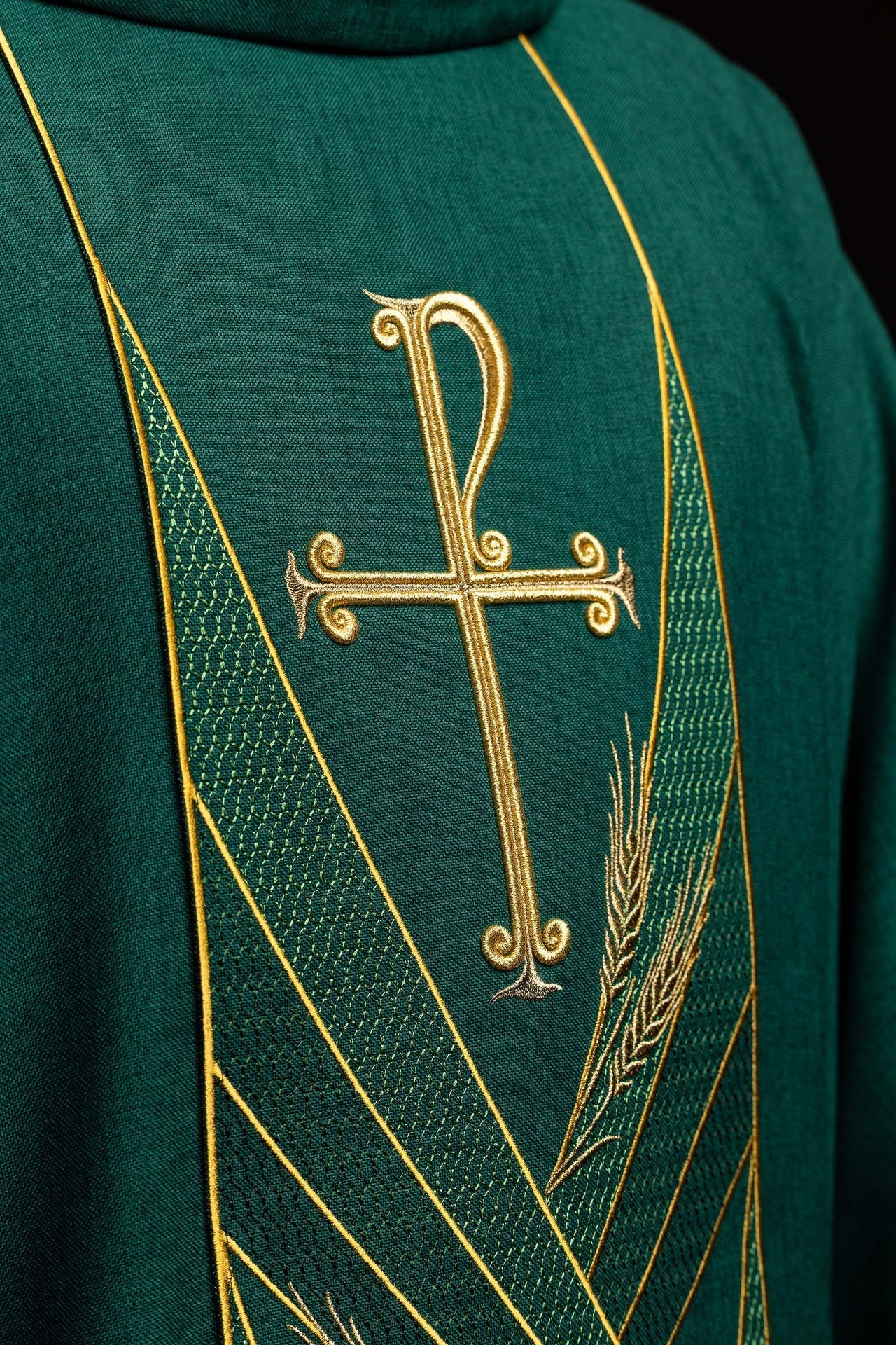 Chasuble verte avec bande brodée Pax LE/7050/01 - CHASUBLES.FR