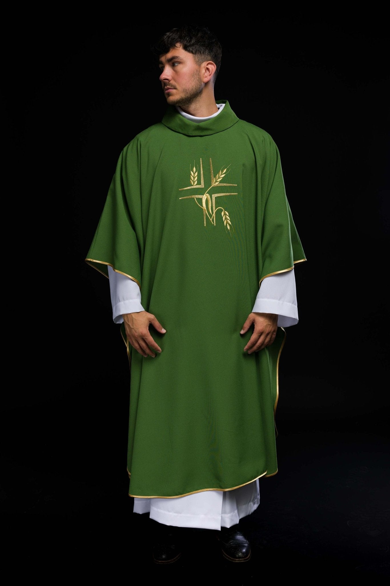 Chasuble verte avec broderie de la Croix KOR/016/01/12 ZIELONY - CHASUBLES.FR