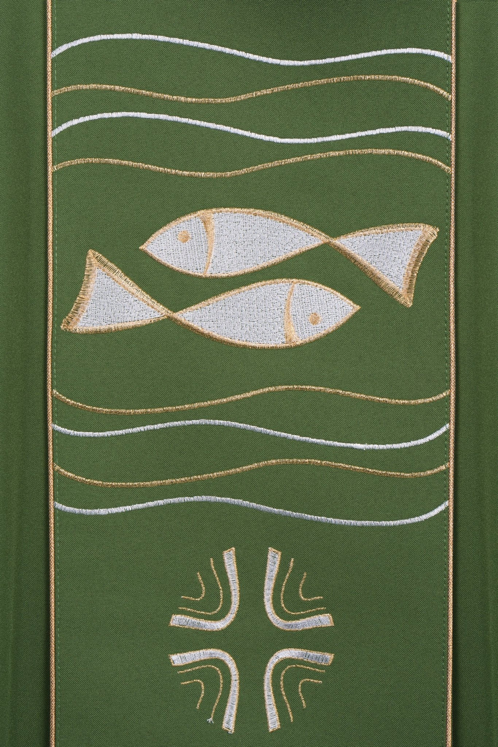 Chasuble verte avec broderie de la croix et du poisson KOR/213/01/01 ZIELONY - CHASUBLES.FR