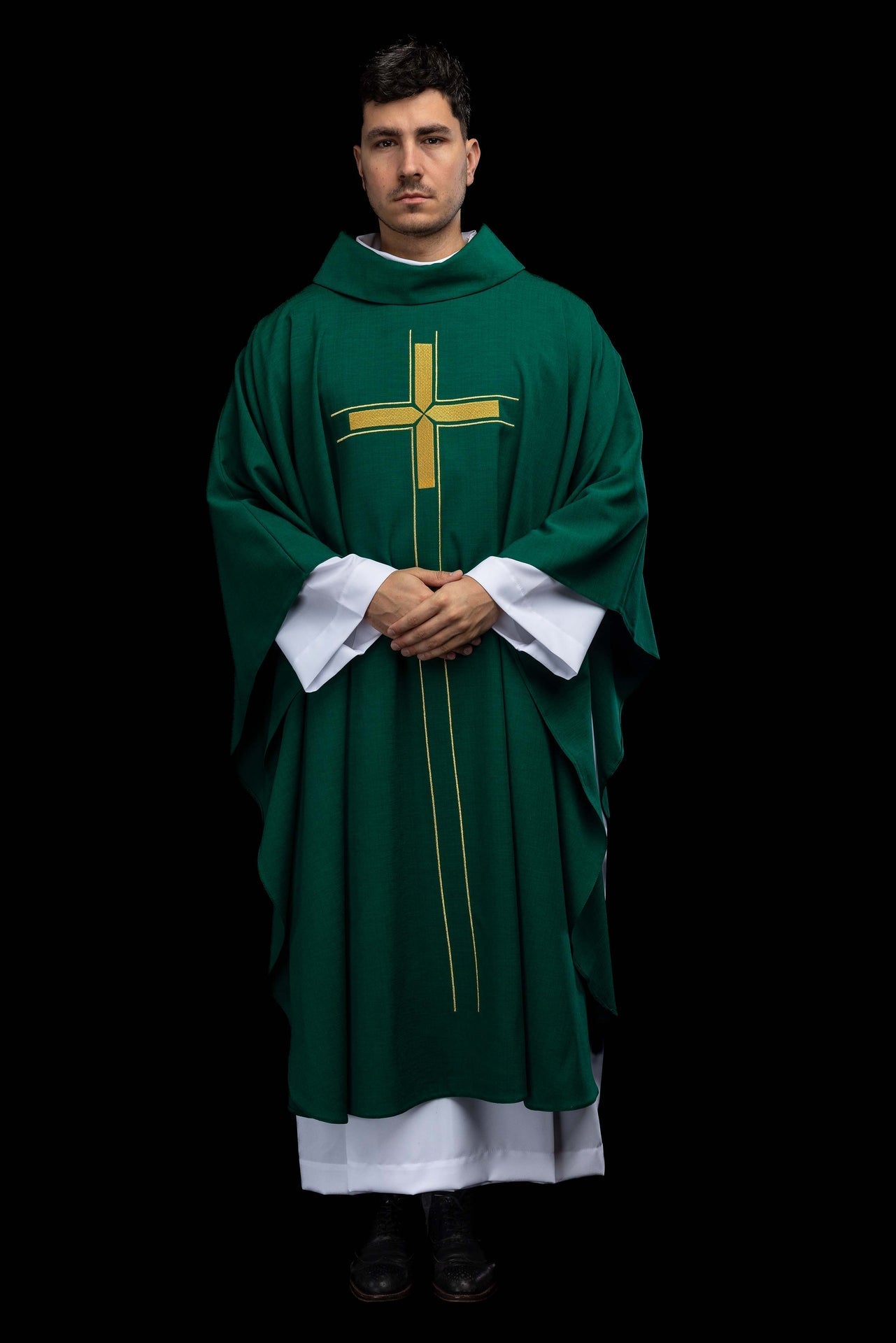 Chasuble verte avec motif de croix brodé LE/7019/01 - CHASUBLES.FR