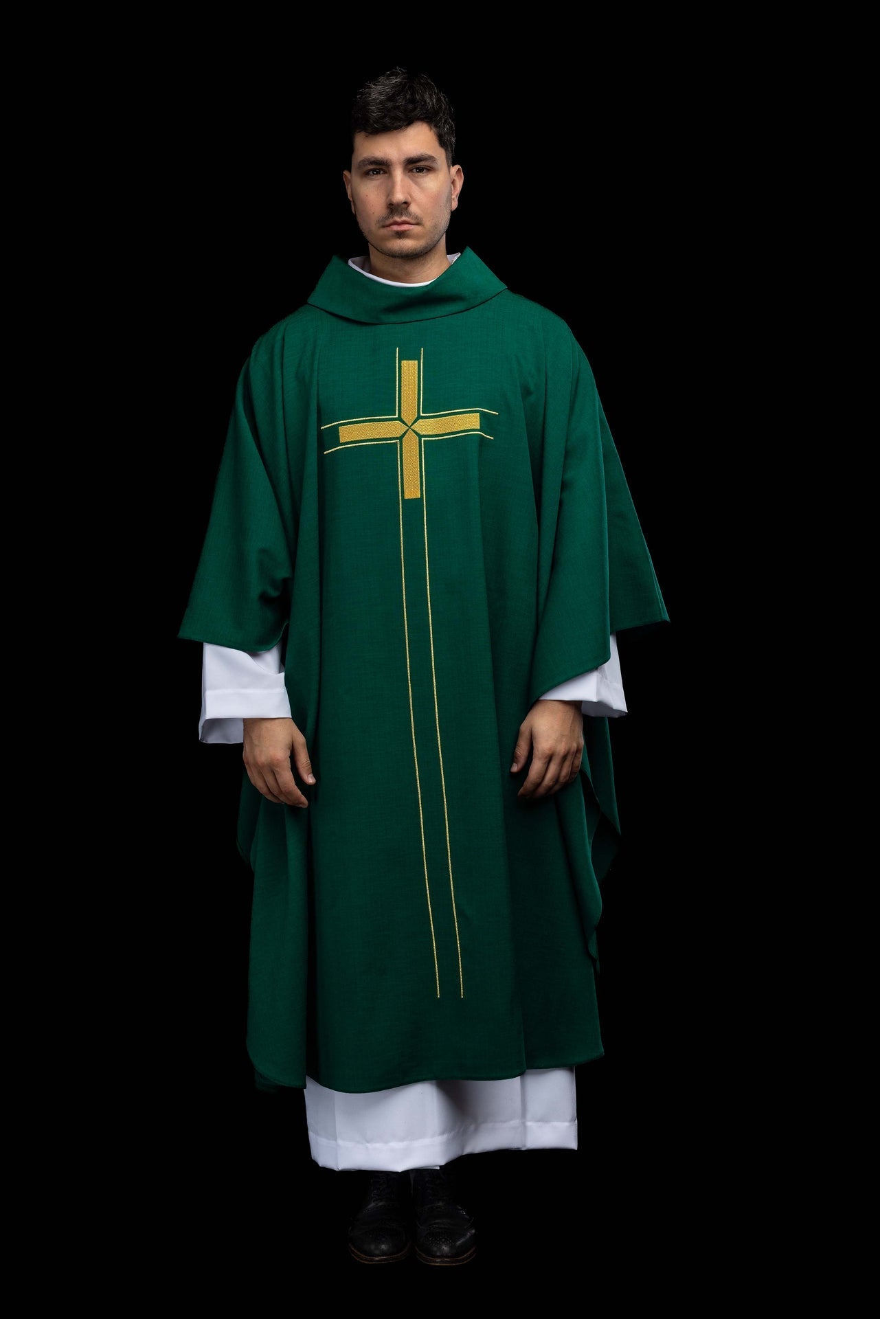 Chasuble verte avec motif de croix brodé LE/7019/01 - CHASUBLES.FR
