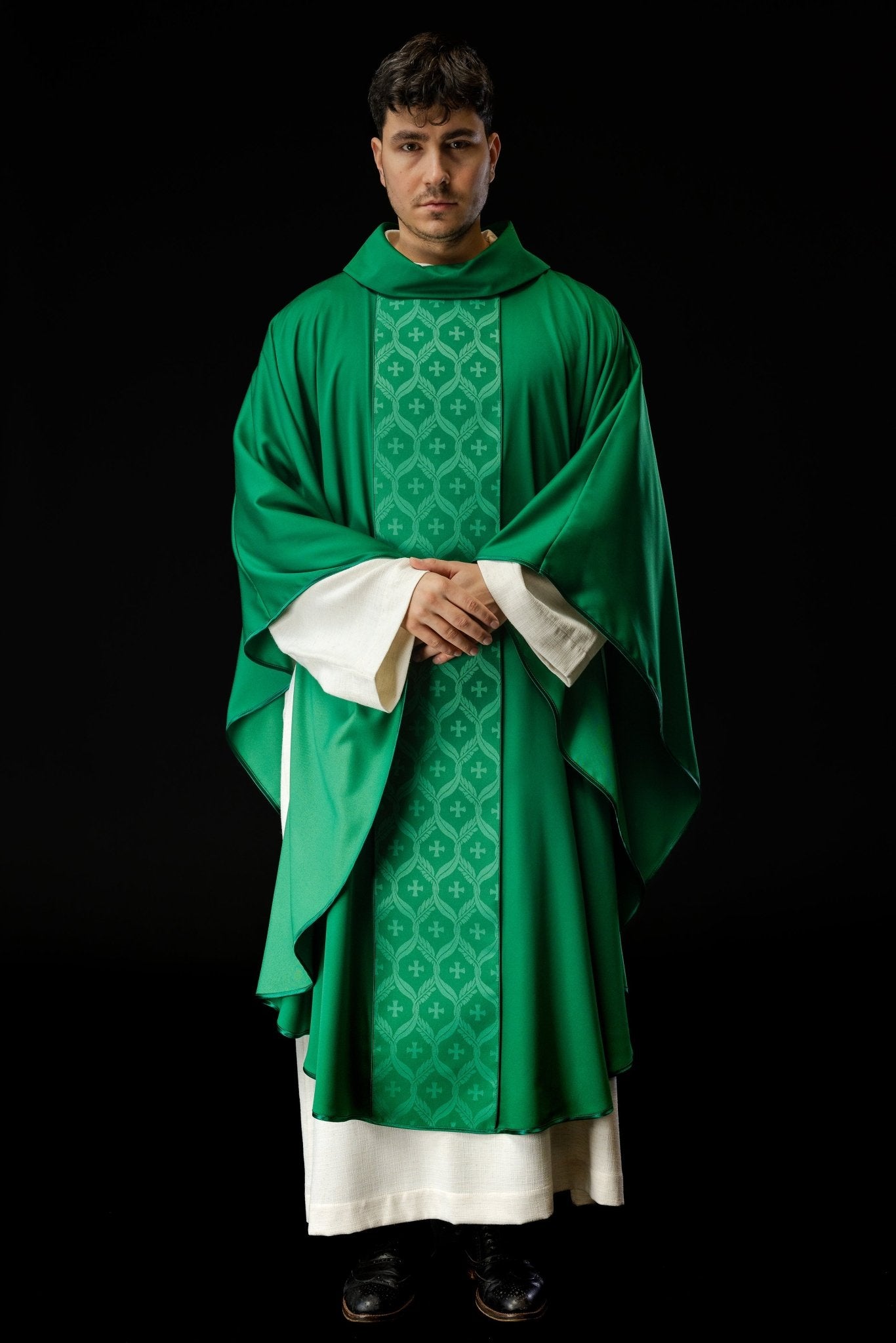 Chasuble verte avec motif de croix jacquard KOR/402/01/53 - CHASUBLES.FR