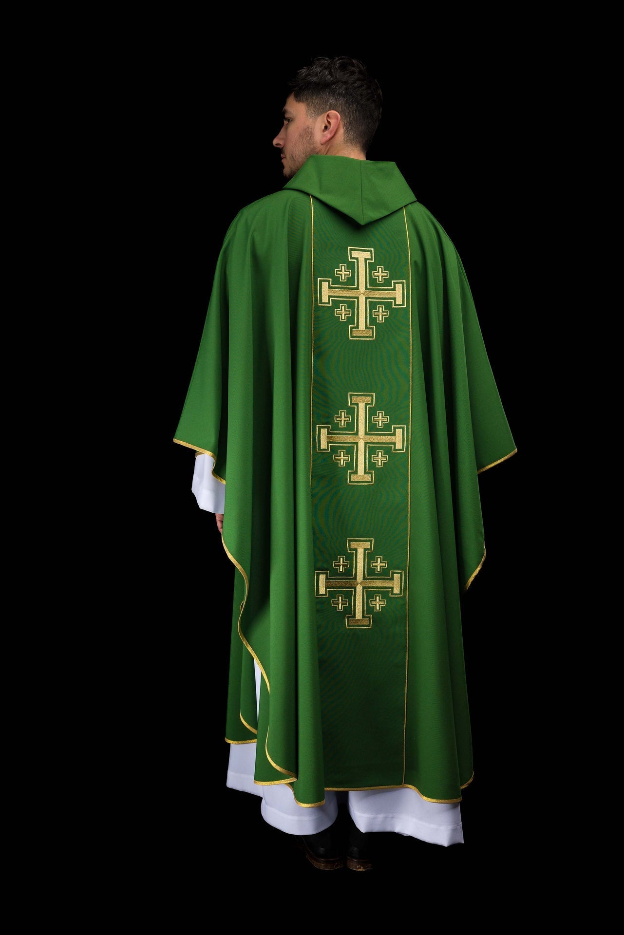 Chasuble verte brodée avec bande et croix de Jérusalem KDT/7046/01/01 - CHASUBLES.FR