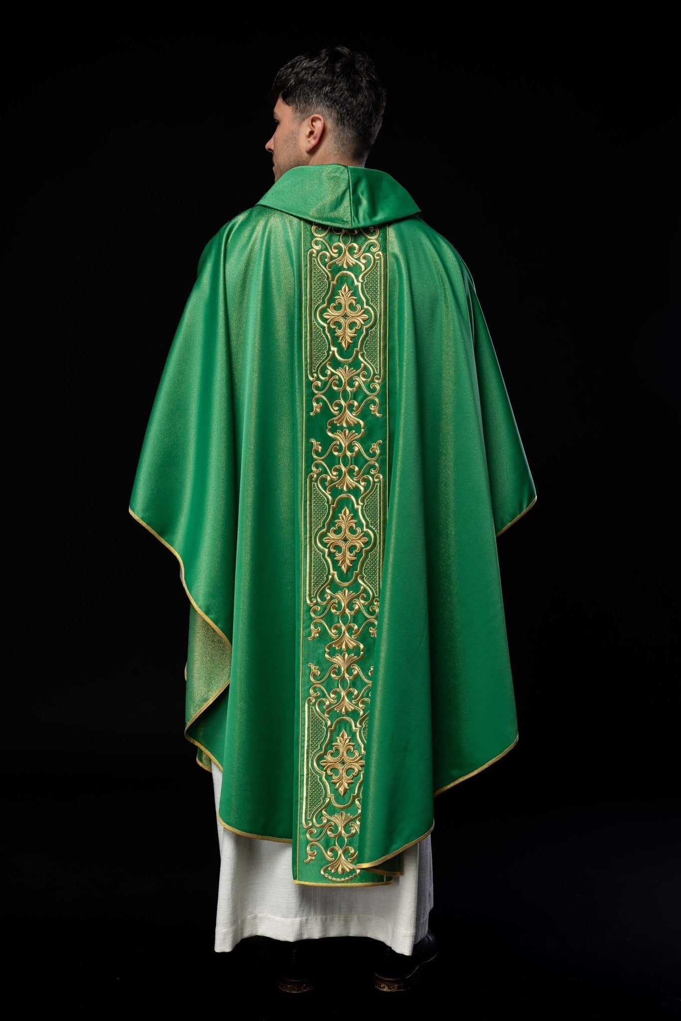 Chasuble verte richement brodée de lustre LE/7021/01 - CHASUBLES.FR