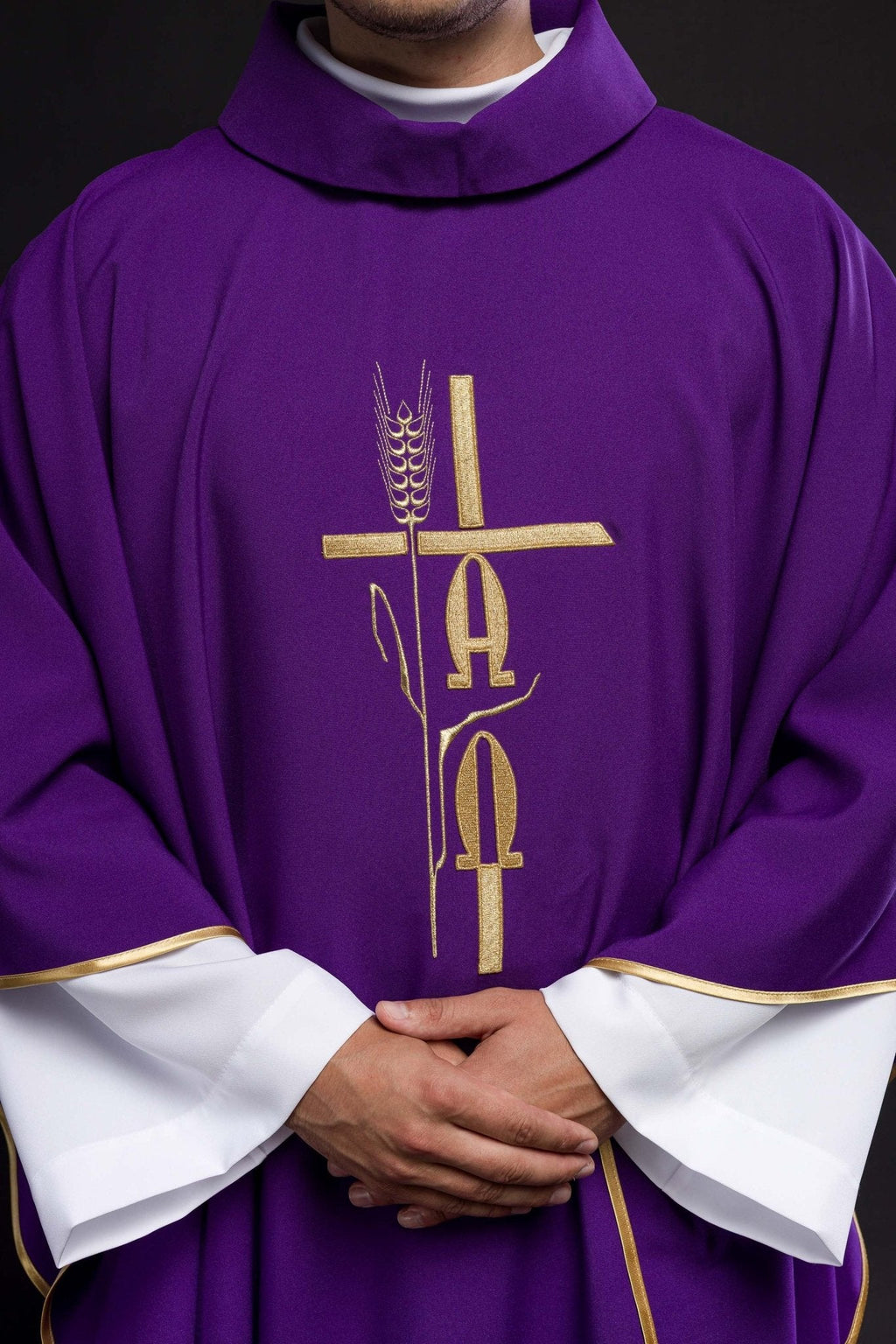 Chasuble violette avec broderie Alpha Omega KOR/013/03/12 FIOLET - CHASUBLES.FR
