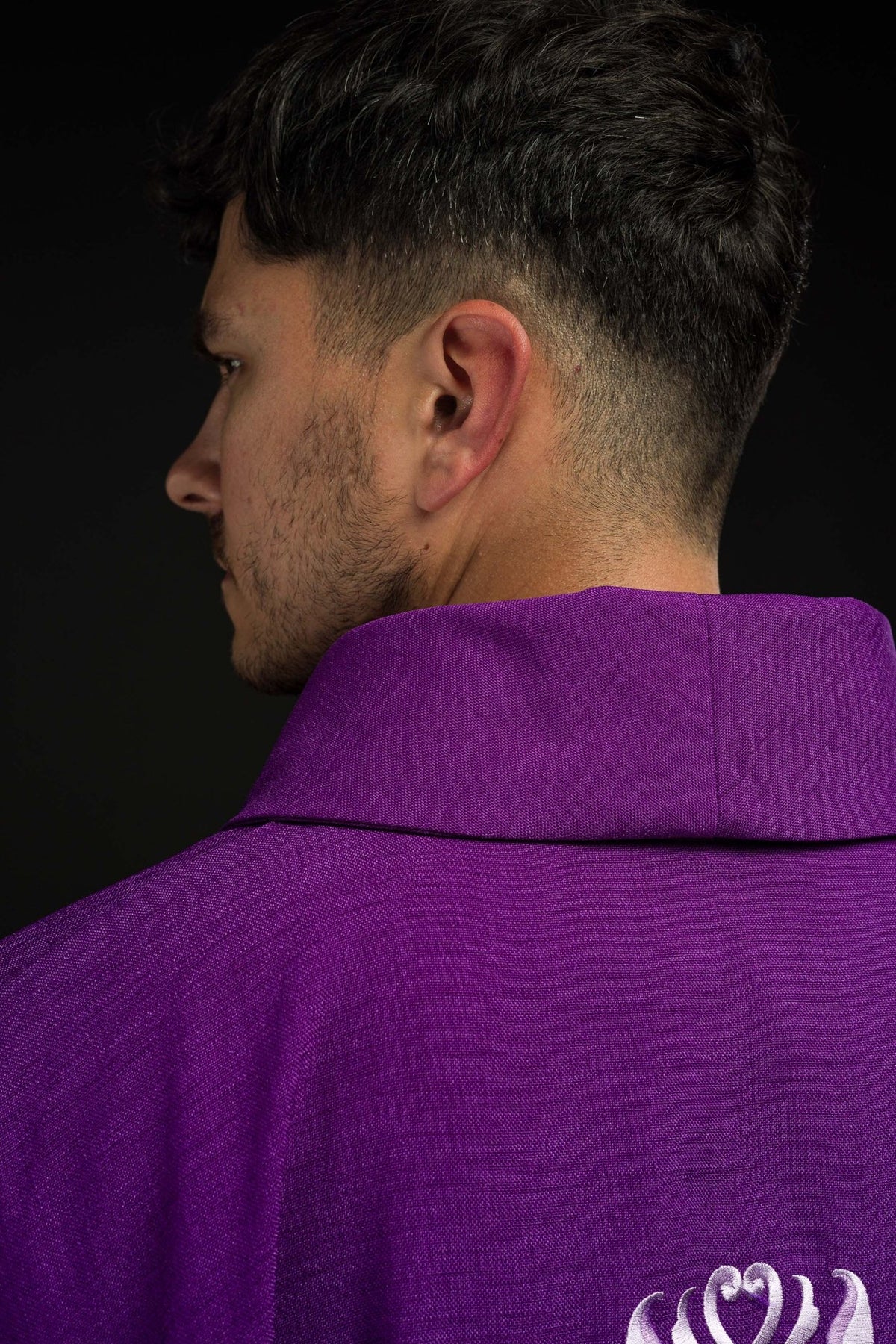 Chasuble violette avec broderie de la Croix HA7035-03 FIOLET - CHASUBLES.FR