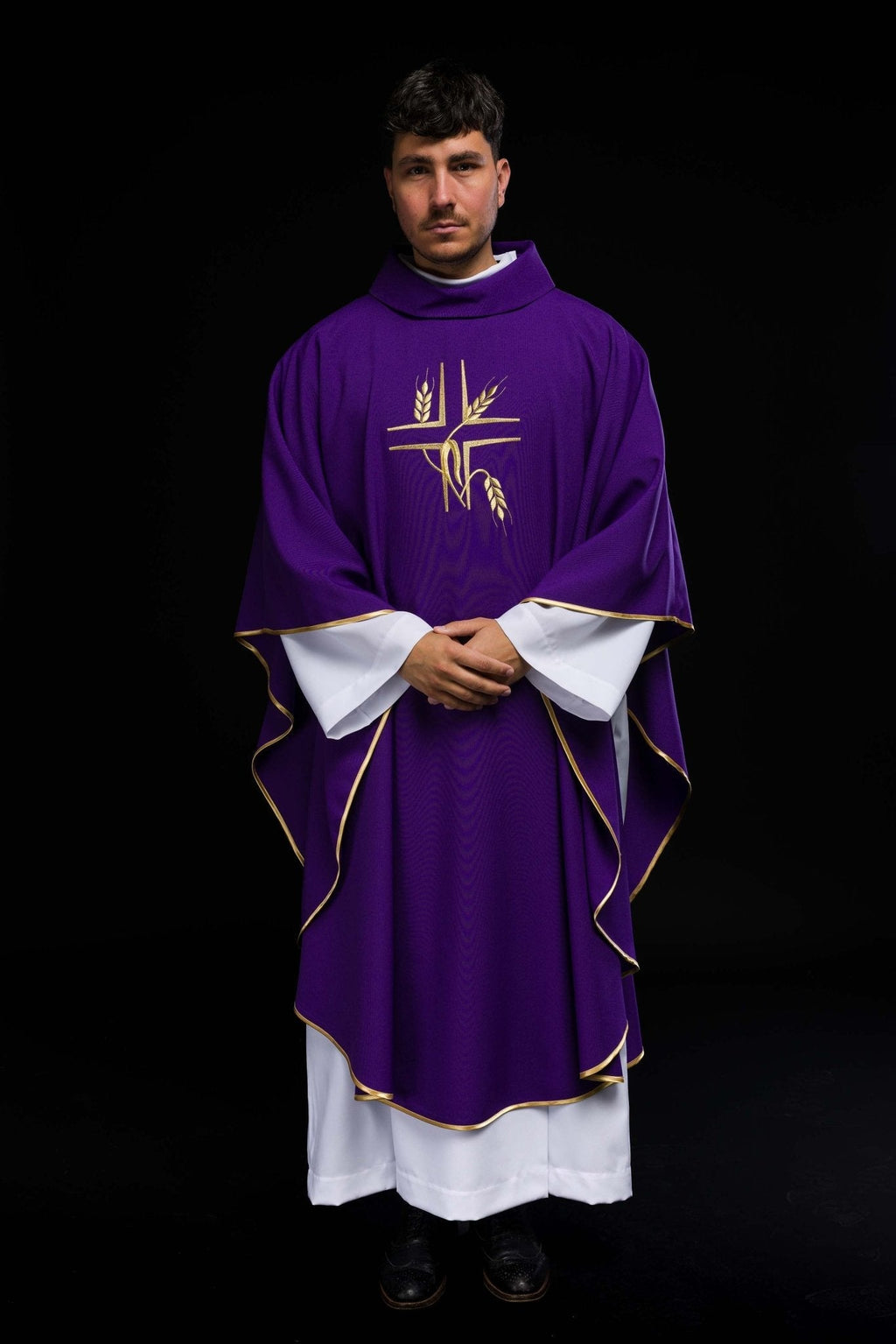 Chasuble violette avec broderie de la Croix KOR/016/03/12 FIOLET - CHASUBLES.FR