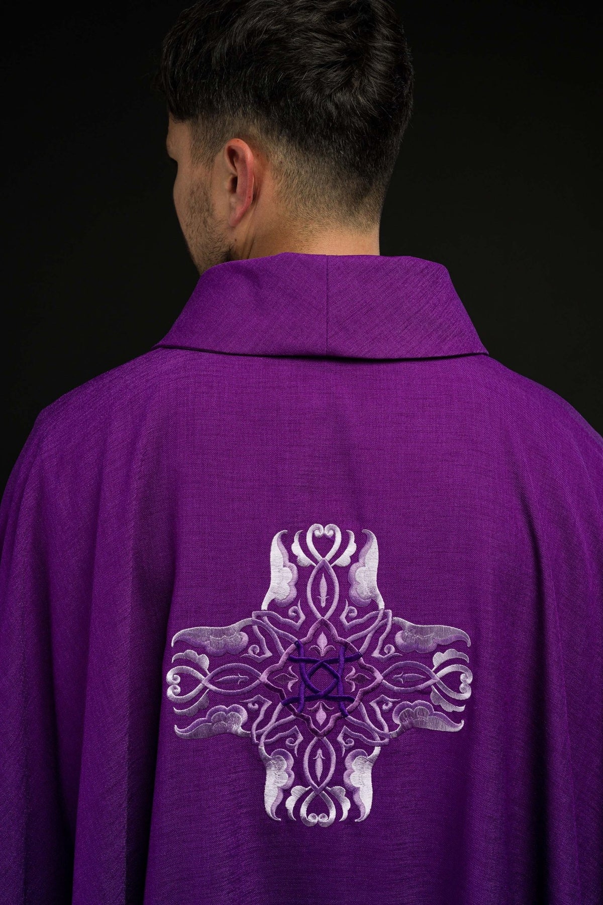 Chasuble violette avec broderie de la Croix HA7035-03 FIOLET - CHASUBLES.FR