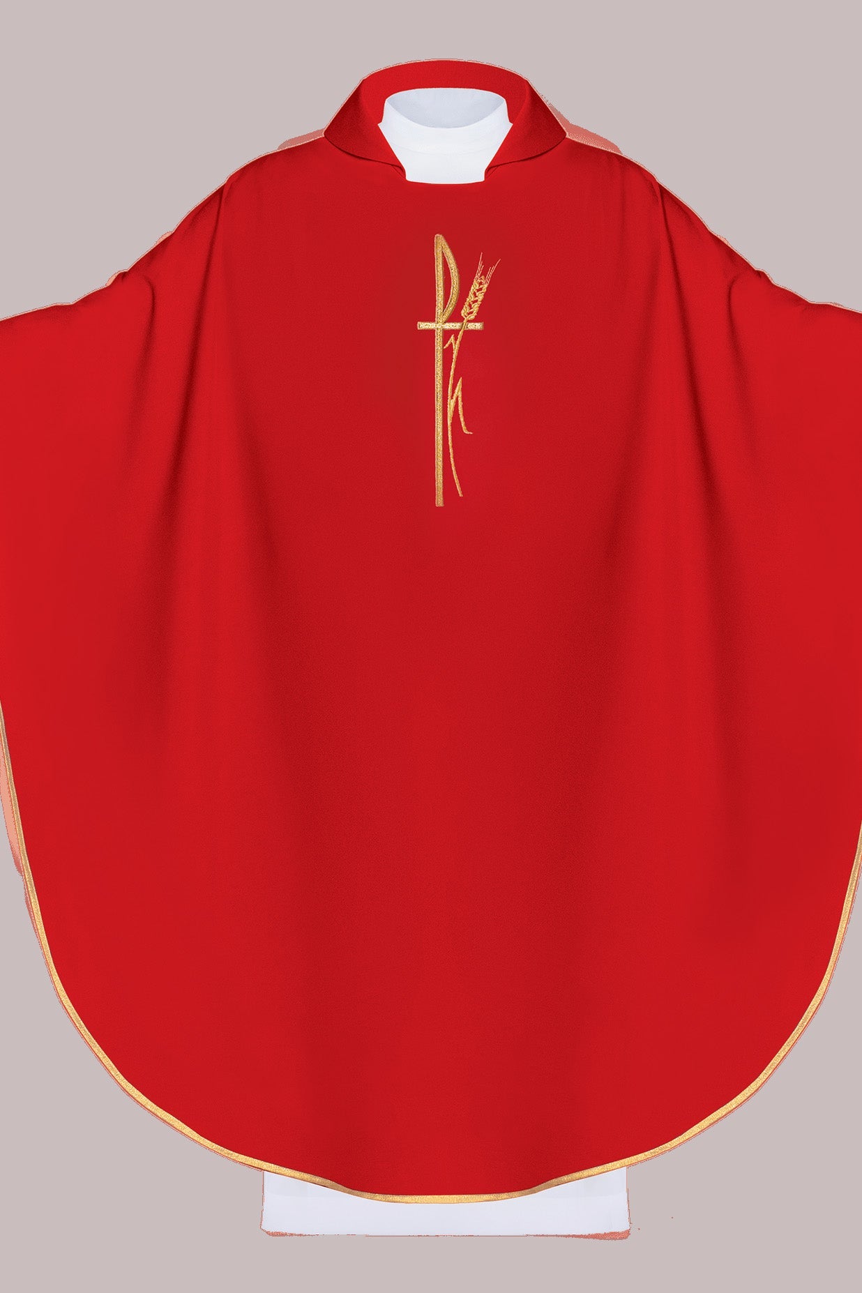 Chasuble liturgique rouge à large col et croix délicatement brodé