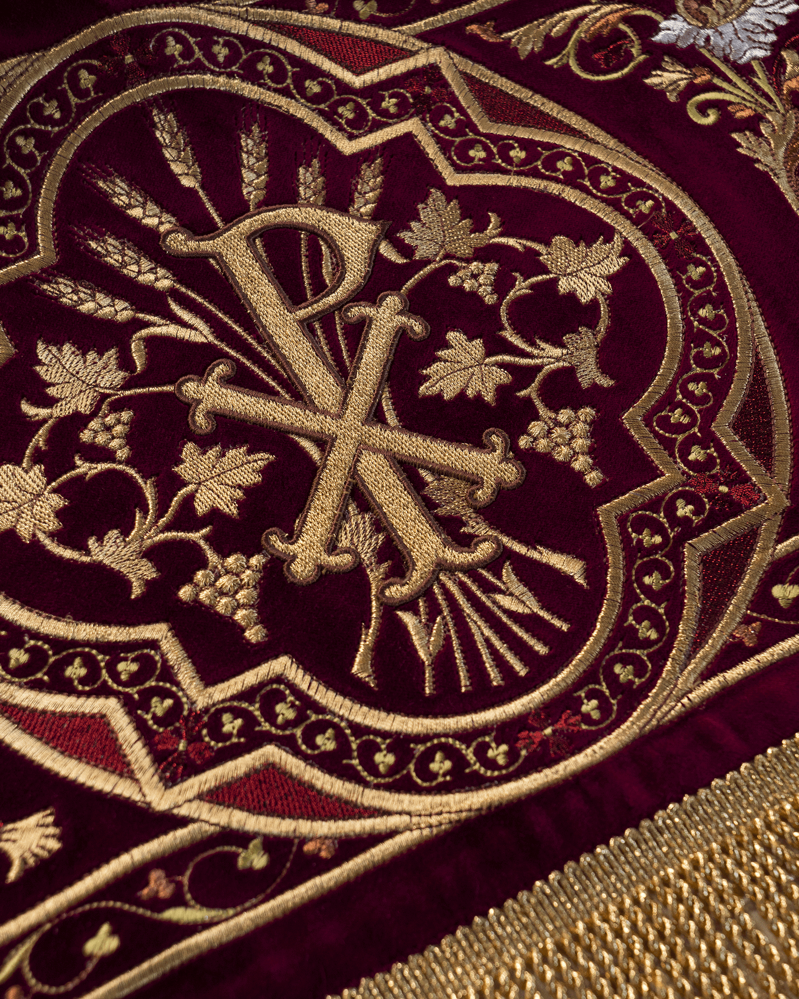 Dais de procession brodé sur velours KBA/004/05/20/PA 140*160 - CHASUBLES.FR