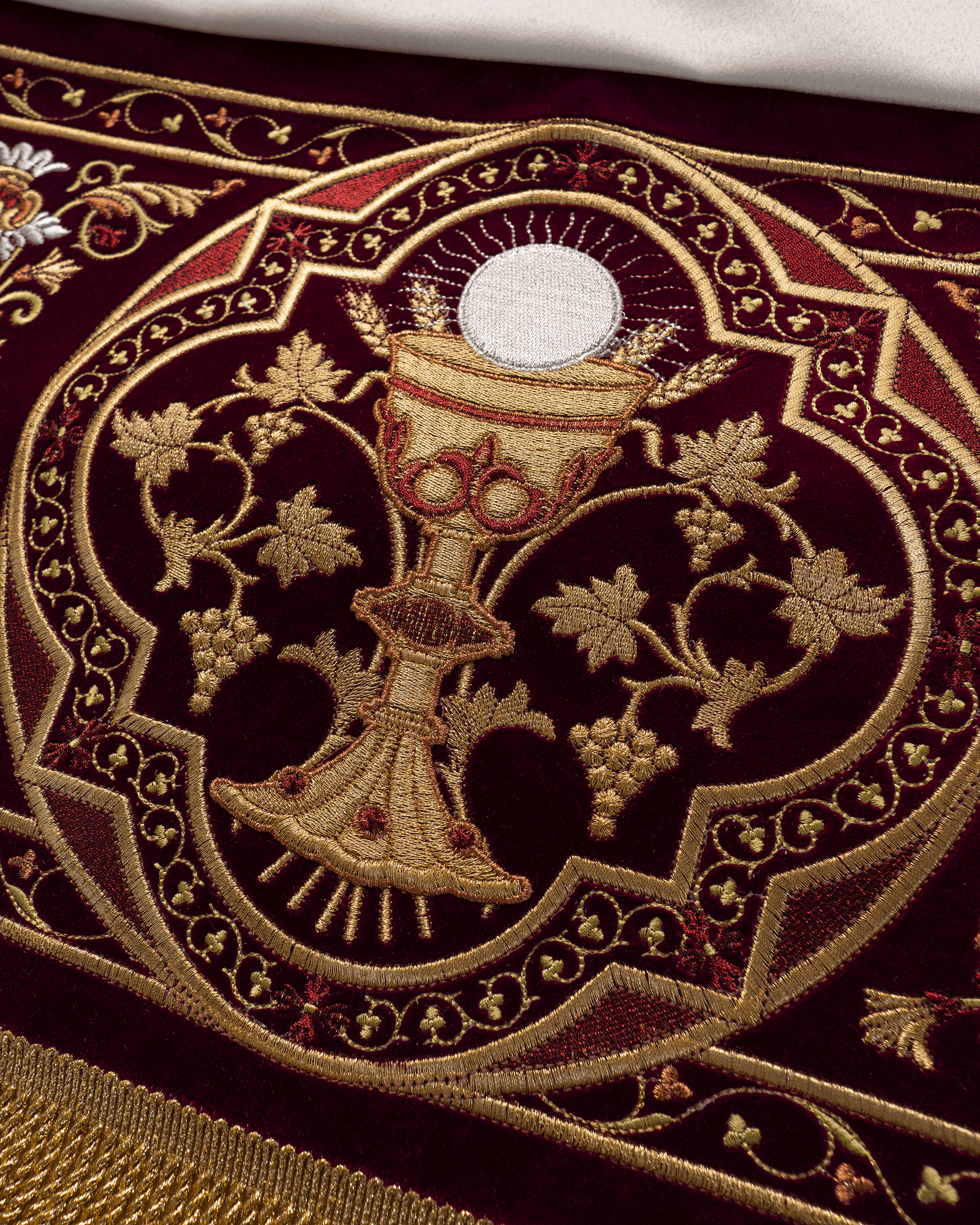 Dais de procession brodé sur velours KBA/004/05/20/PA 140*160 - CHASUBLES.FR