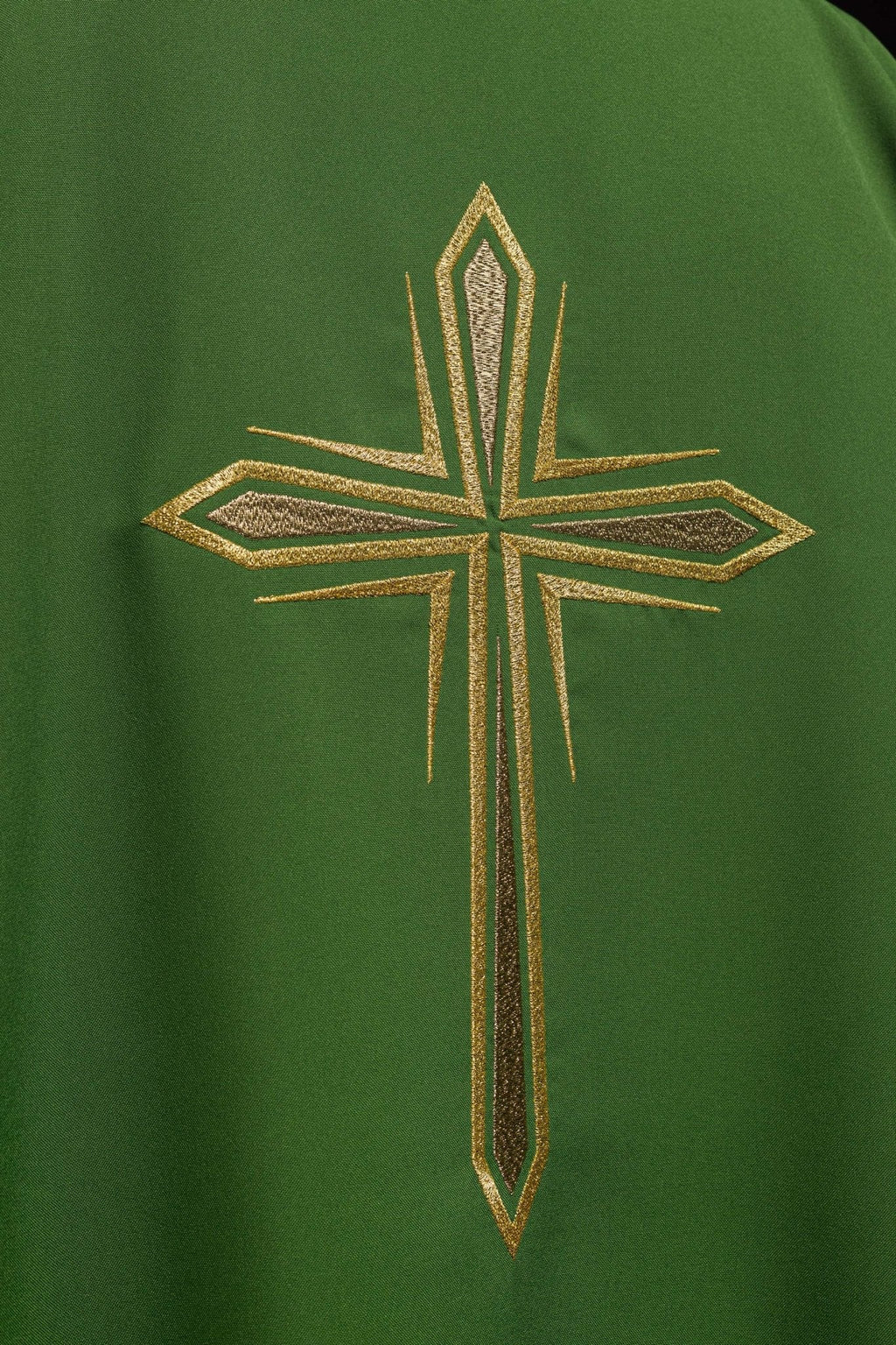 Dalmática verde con cruz dorada bordada KDL/037/01/12/D - CHASUBLES.FR