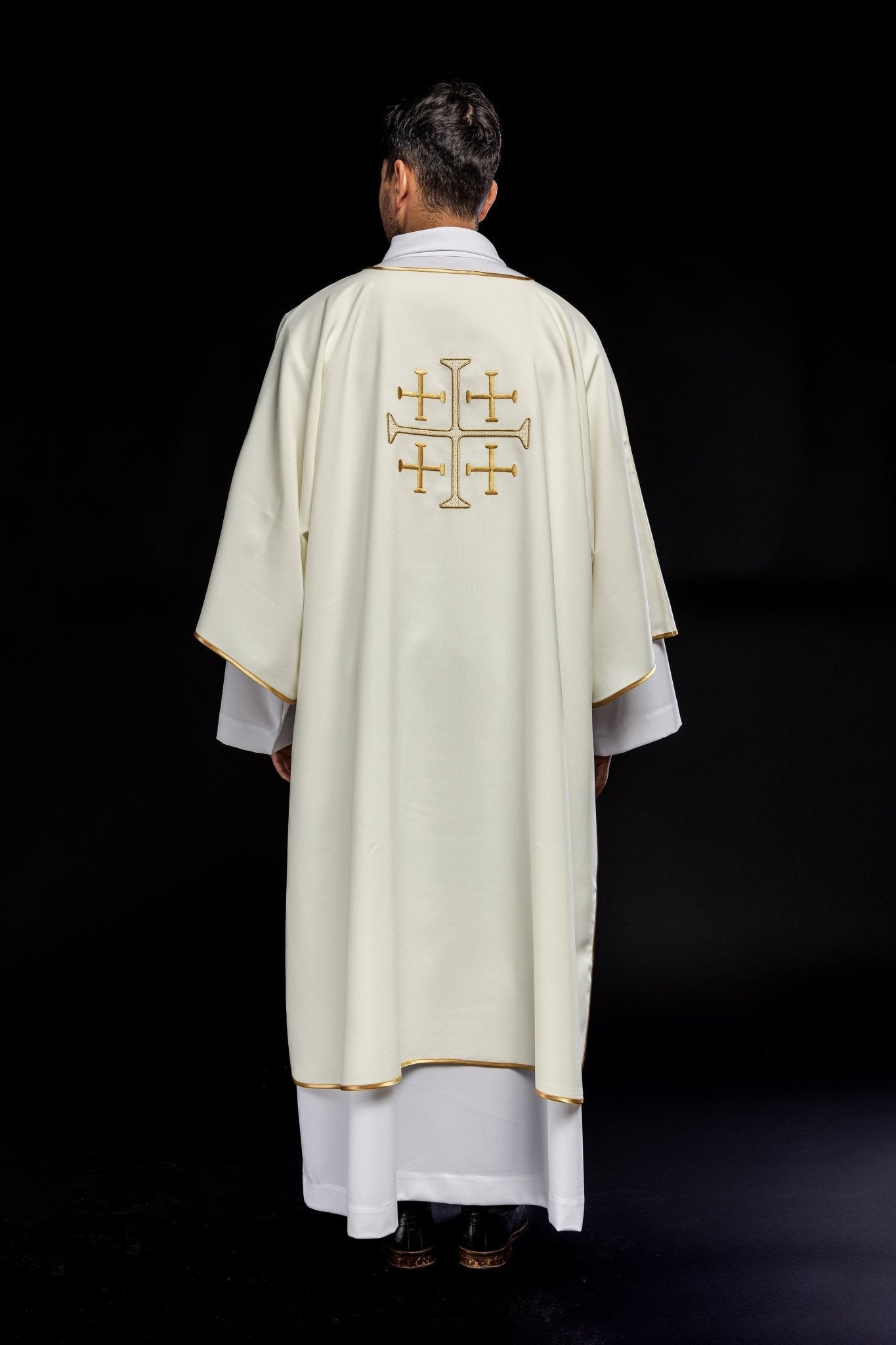 Dalmatie avec croix brodées or écru KDL/260/05/12/A - CHASUBLES.FR