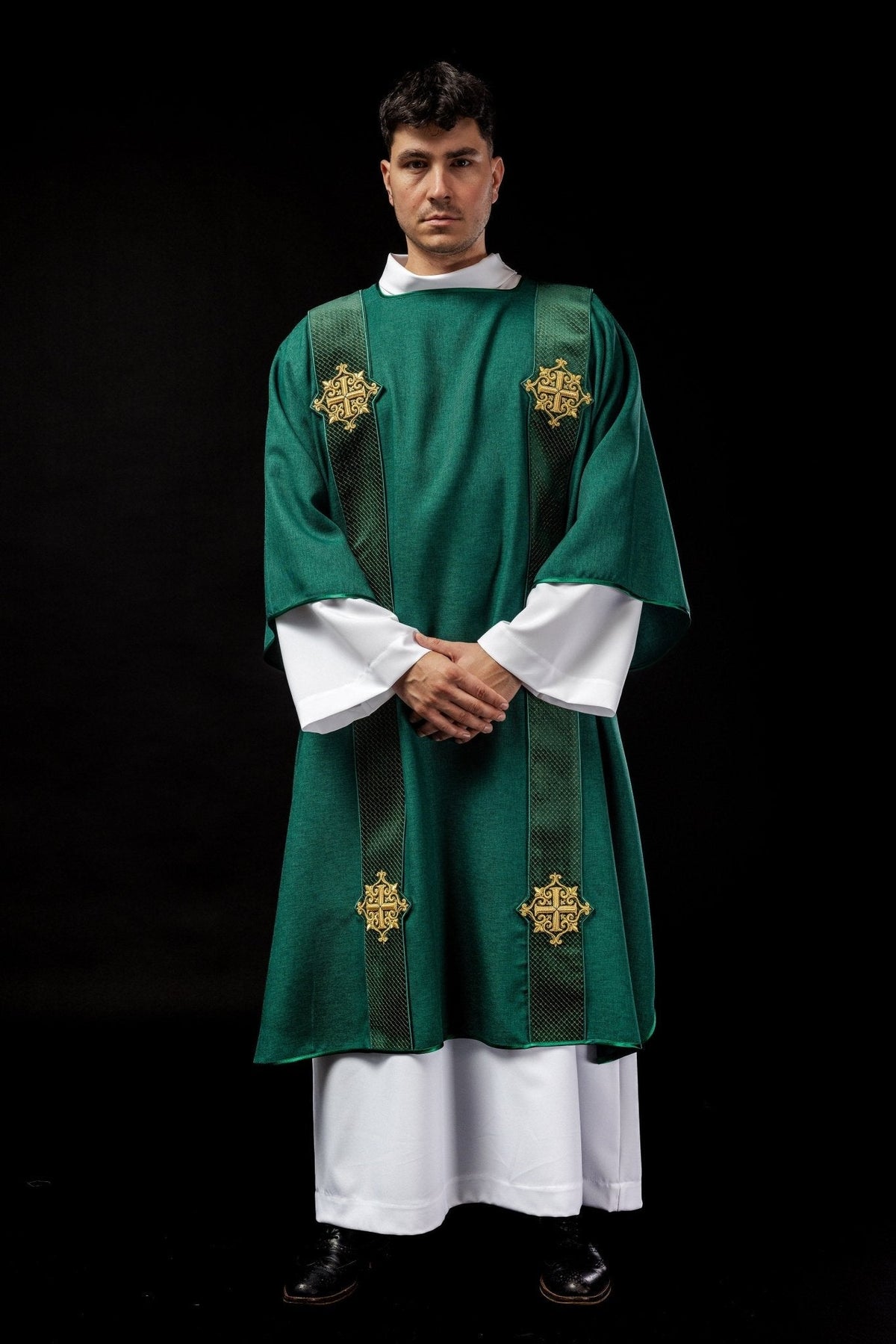 Dalmatien à rayures sur fond de velours avec les symboles de la Croix Verte LE/1030/01/B - CHASUBLES.FR