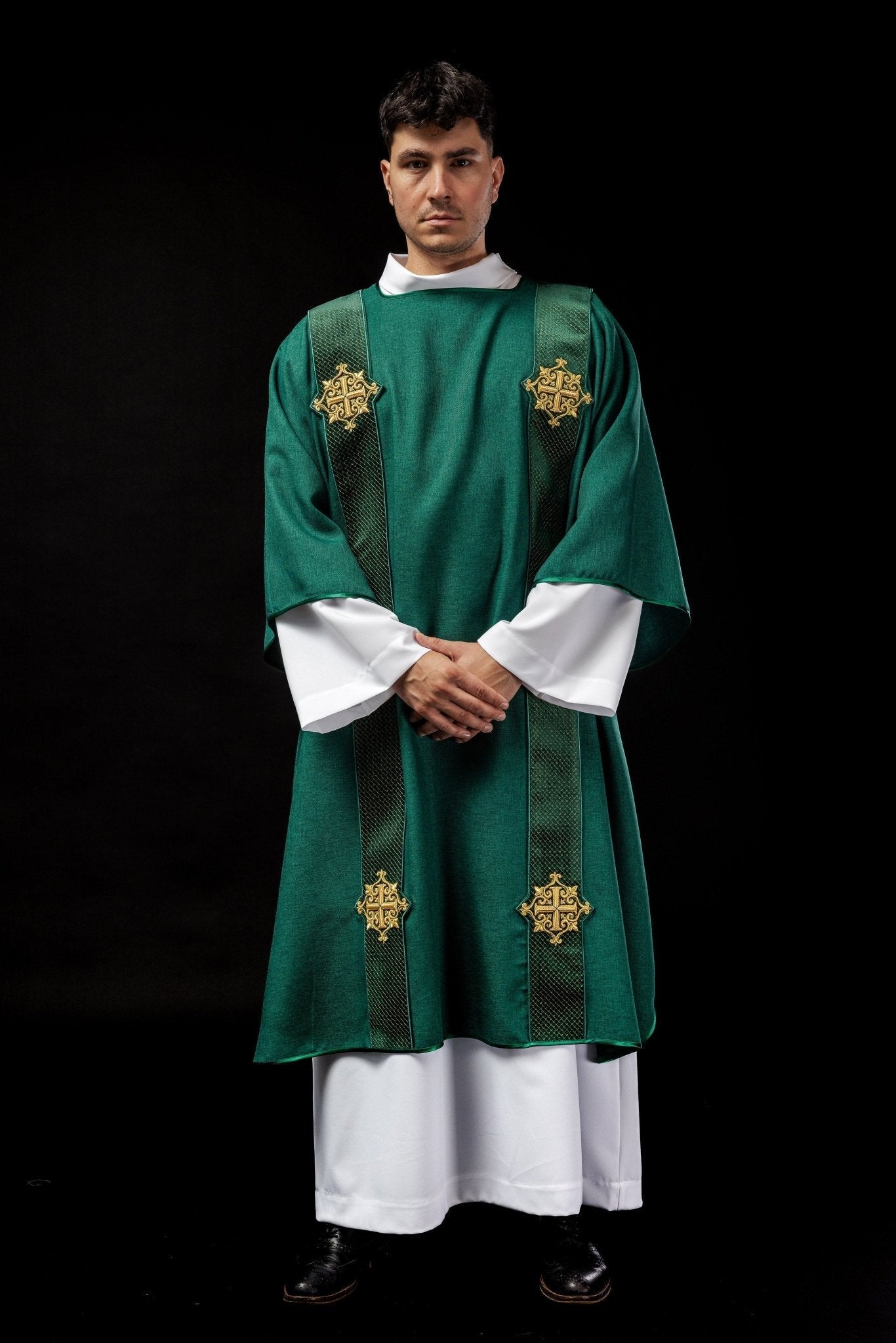 Dalmatien à rayures sur fond de velours avec les symboles de la Croix Verte LE/1030/01/B - CHASUBLES.FR