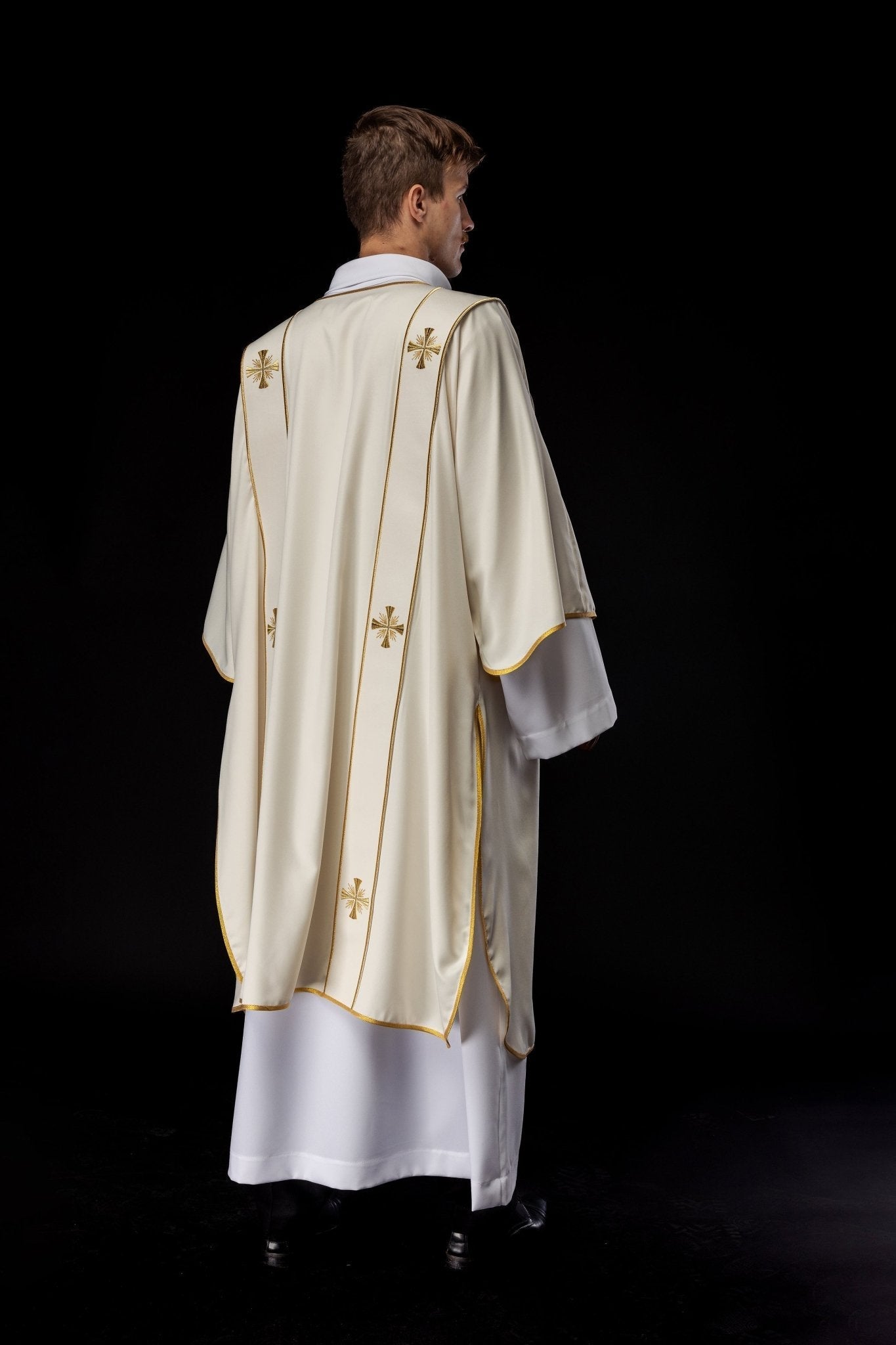Dalmatien à sangles et croix dorées brodées écru KDL/285/05/53/B - CHASUBLES.FR