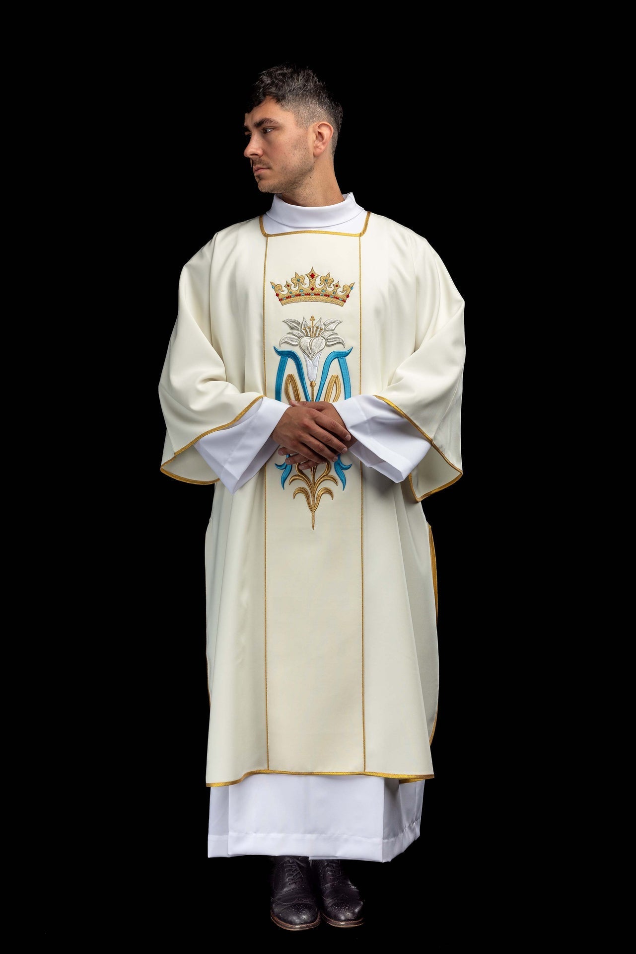 Dalmatique brodée avec symbole marial écru KDL/058/05/01/A  ECRU - CHASUBLES.FR