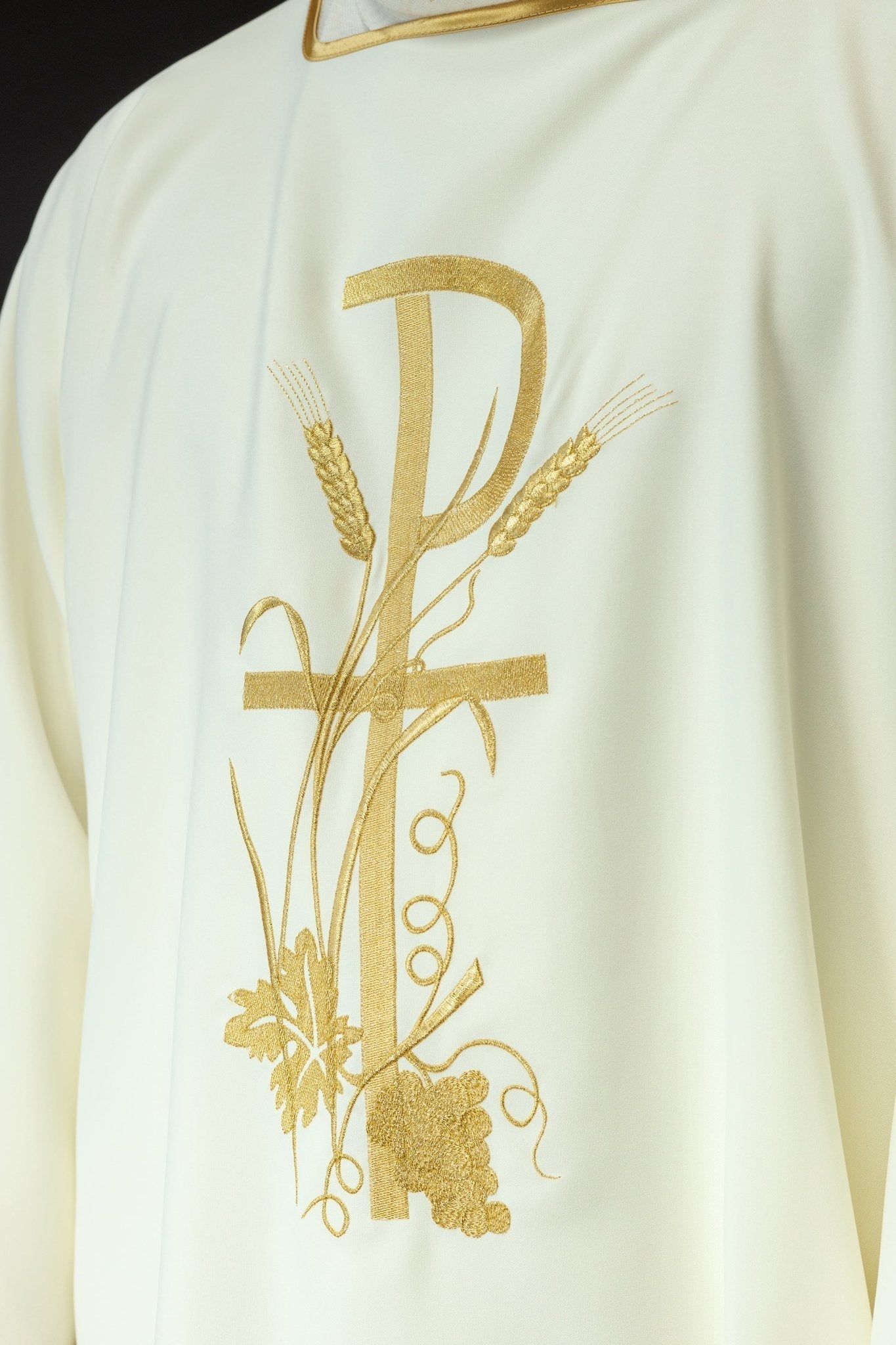 Dalmatique écrue avec broderie de la croix Pax dorée KDL/026/05/12/D ECRU DALMATYK - CHASUBLES.FR