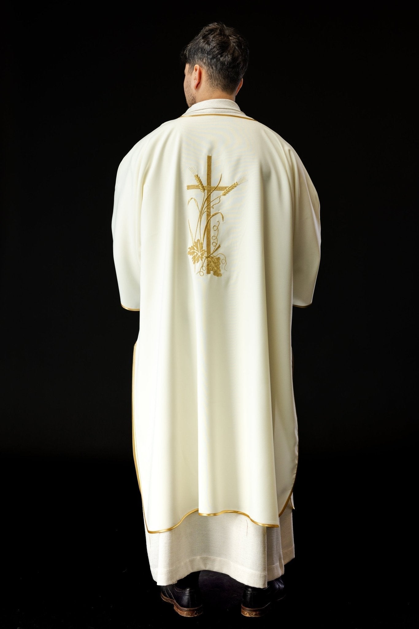 Dalmatique écrue avec broderie de la croix Pax dorée KDL/026/05/12/D ECRU DALMATYK - CHASUBLES.FR