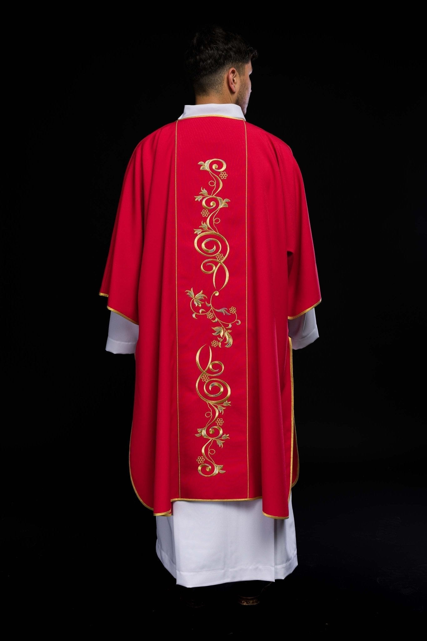 Dalmatique rouge avec bande brodée IHS KDL/031/02/01/A CZERWONY DALMATYK - CHASUBLES.FR