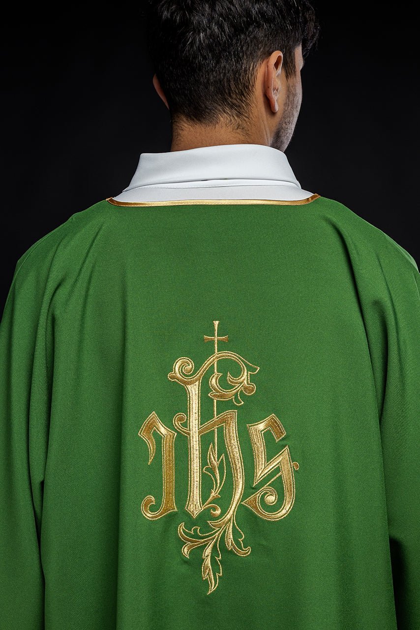 Dalmatiques brodées IHS vertes KDL/032/01/12/D - CHASUBLES.FR