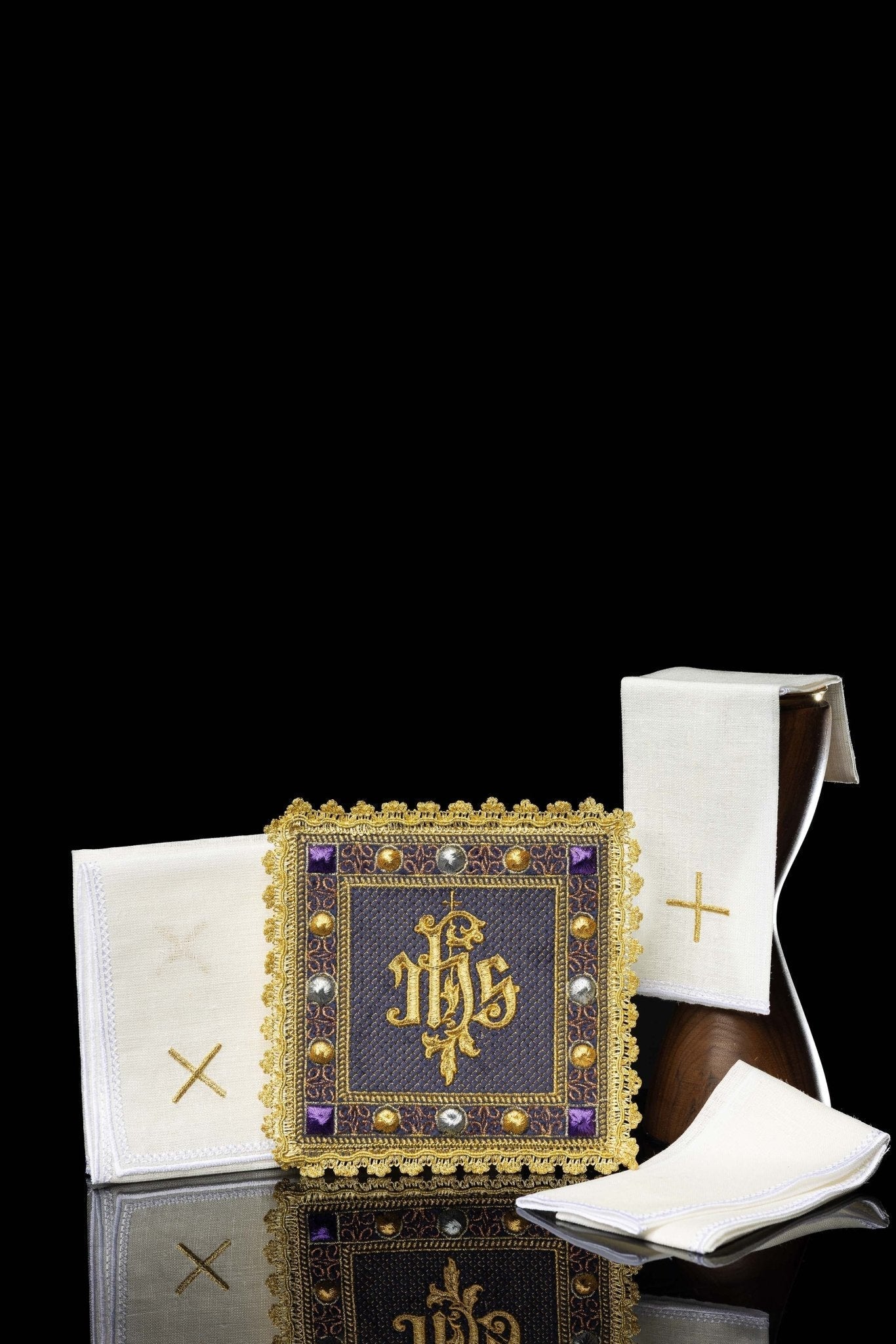 Ensemble calice en velours de couleur violette avec le symbole IHS brodé S - 5067 - C3 - CHASUBLES.FR