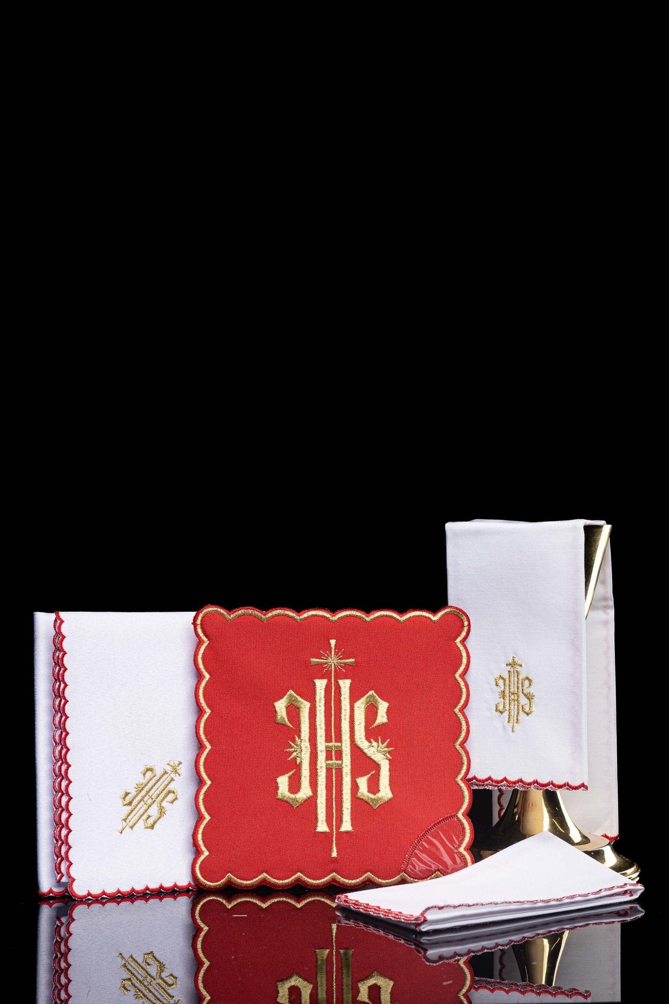 Ensemble de Linge d'autel brodé avec le motif IHS en rouge KK/029/02 - CHASUBLES.FR